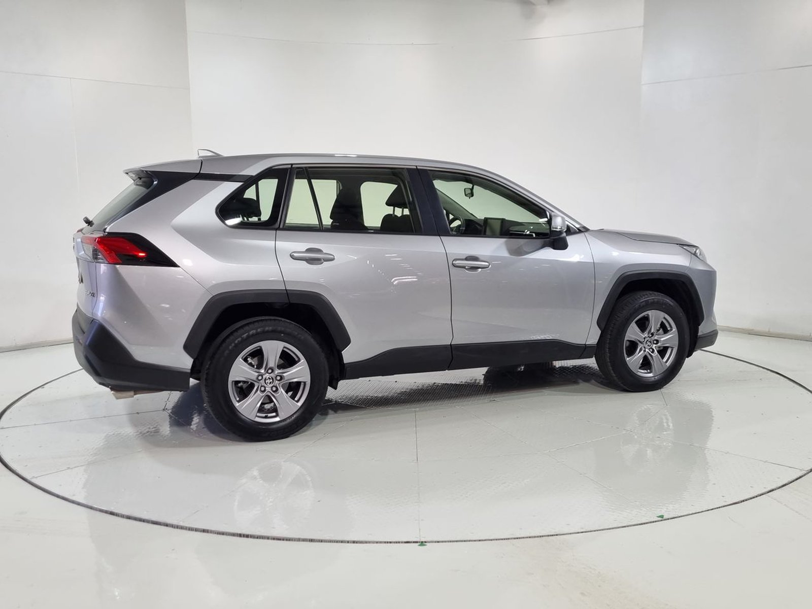 Toyota RAV4 4X2 2.0 AT 2026 - Imagen 12 de 20