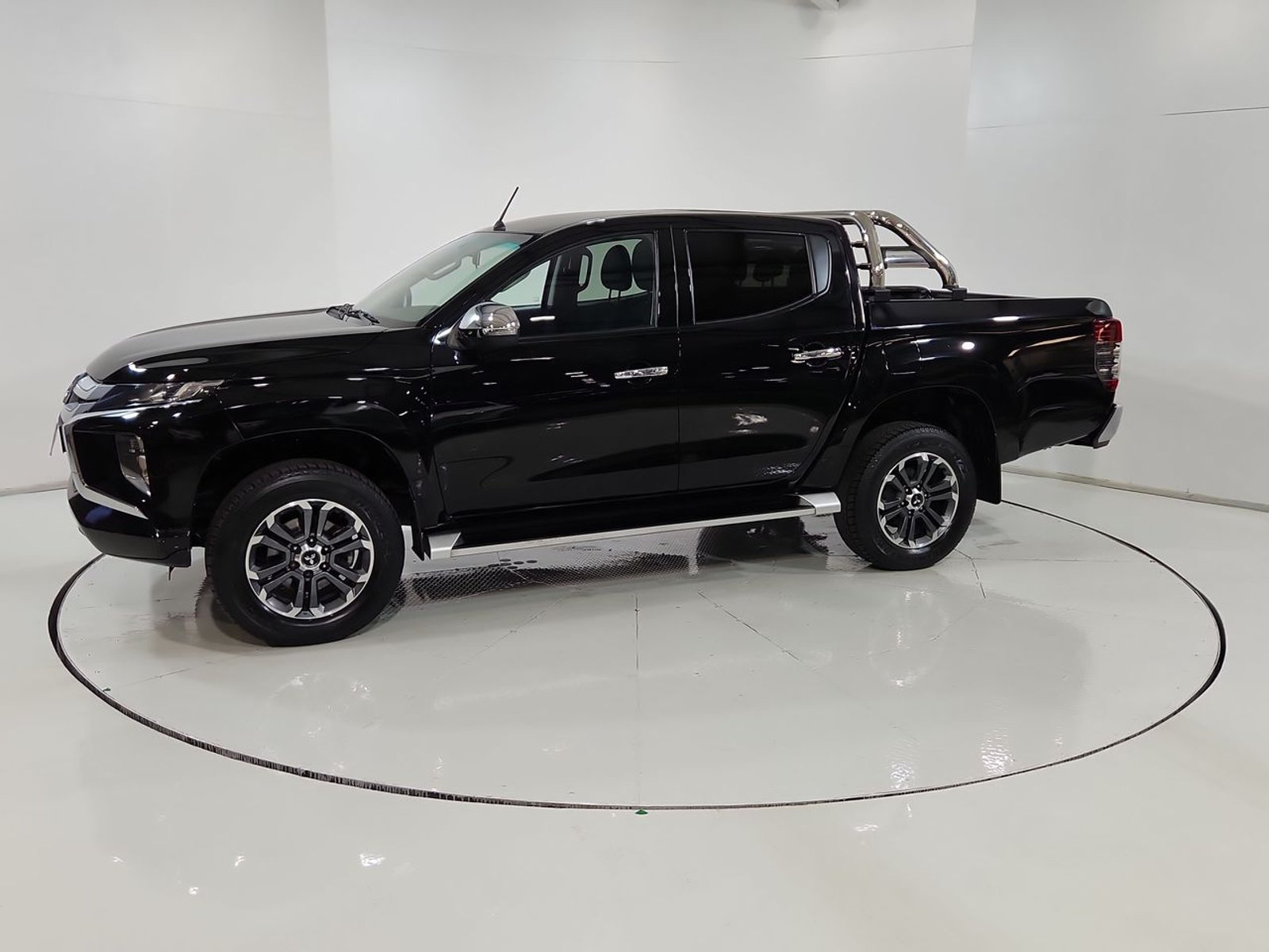 Mitsubishi L200 DAKAR 4X4 2.4 2021 - Imagen 4 de 20