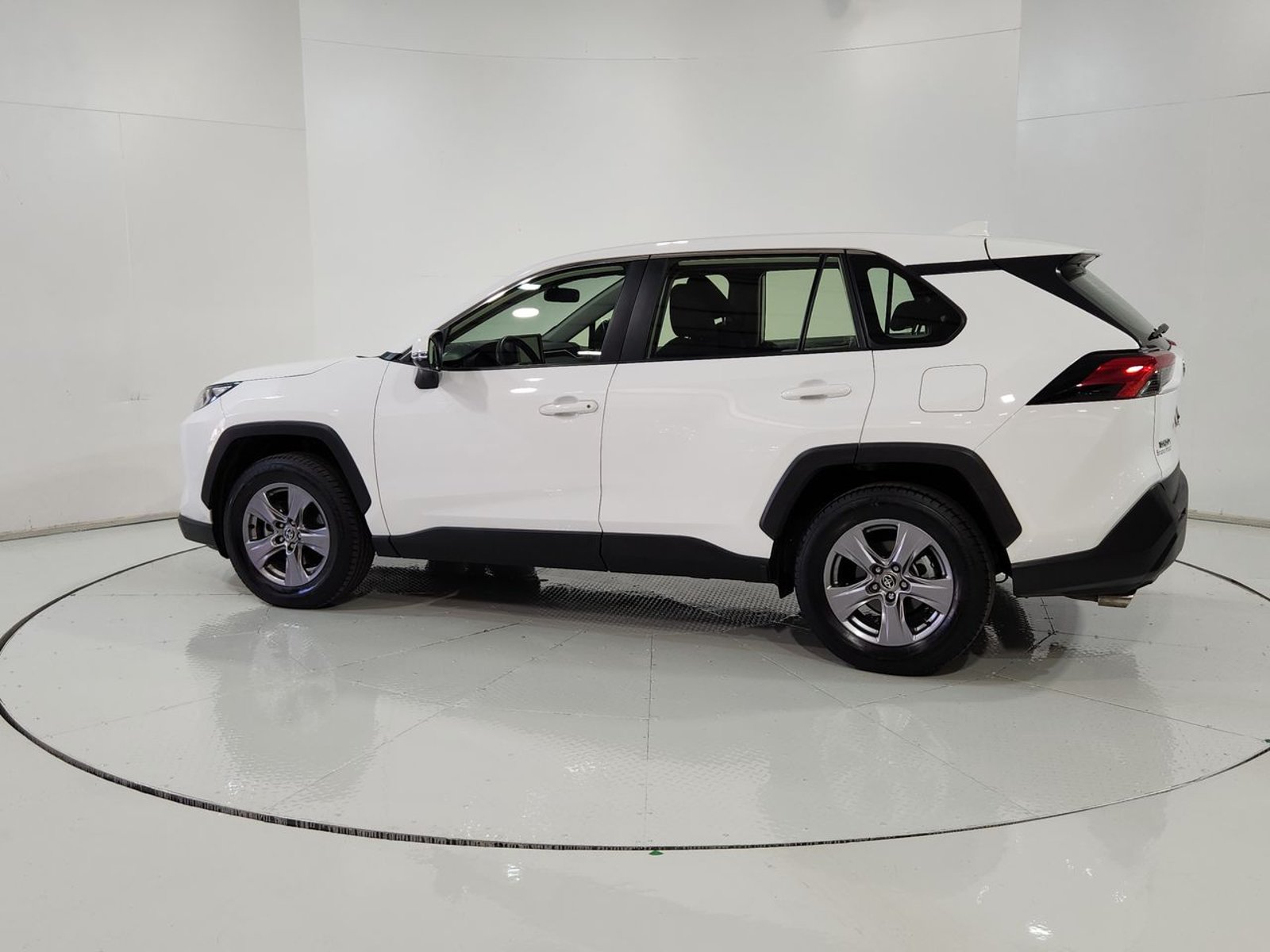 Toyota RAV4 4X2 2.0 AUT 2024 - Imagen 6 de 20
