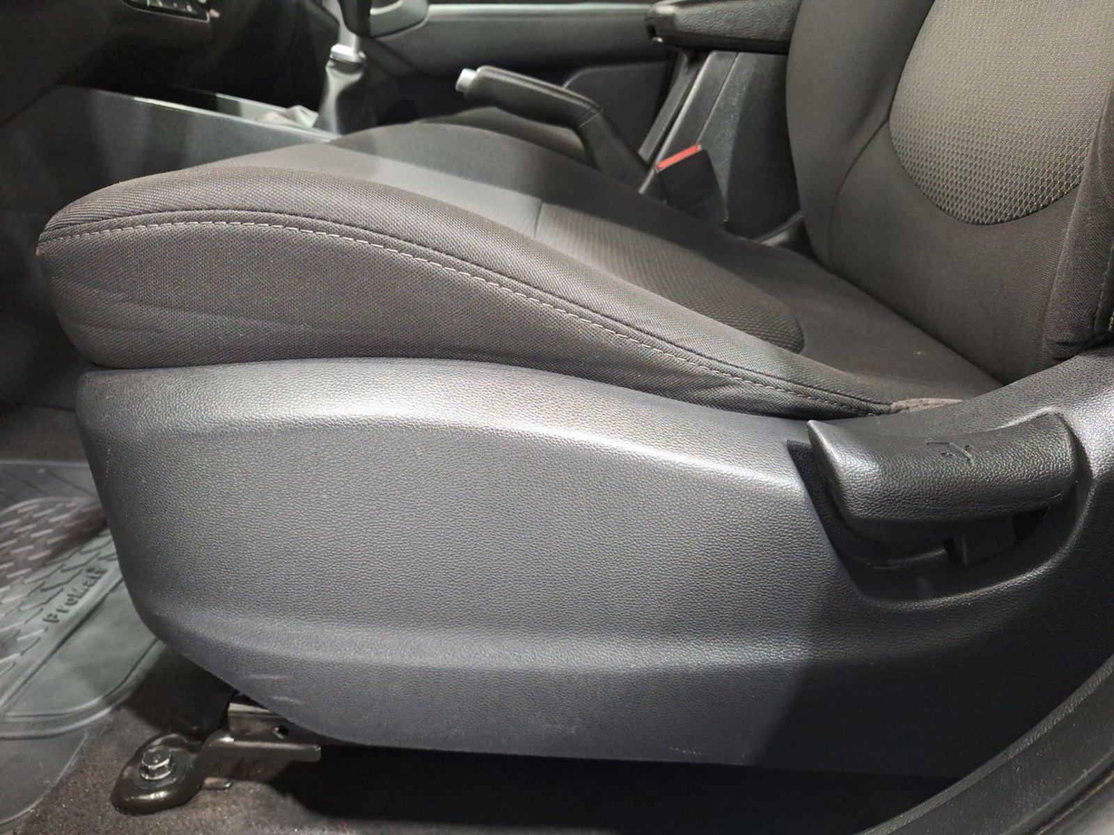 Hyundai CRETA GL 1.6 2018 - Imagen 17 de 20