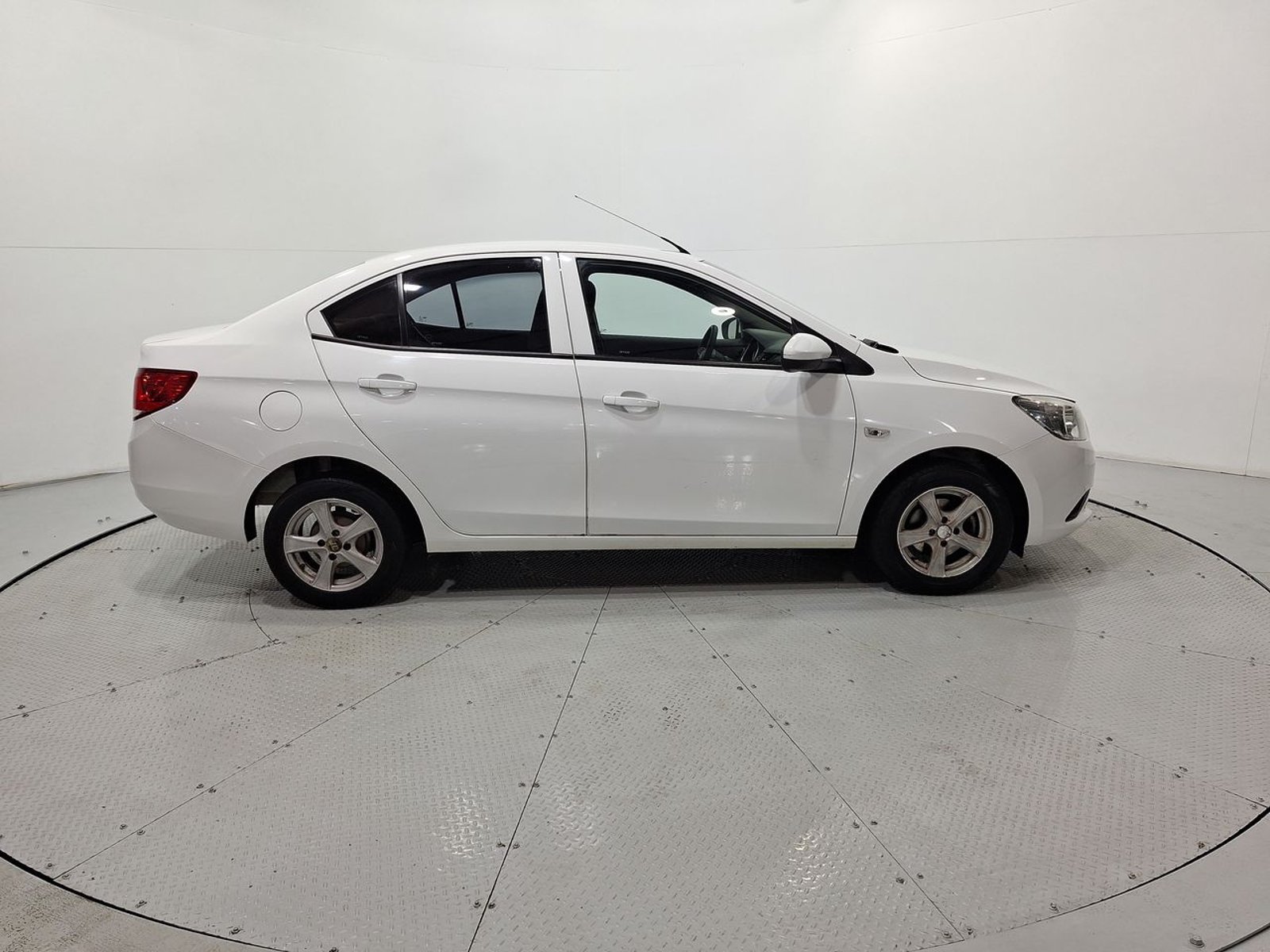 Chevrolet SAIL 1.5 2023 - Imagen 10 de 20