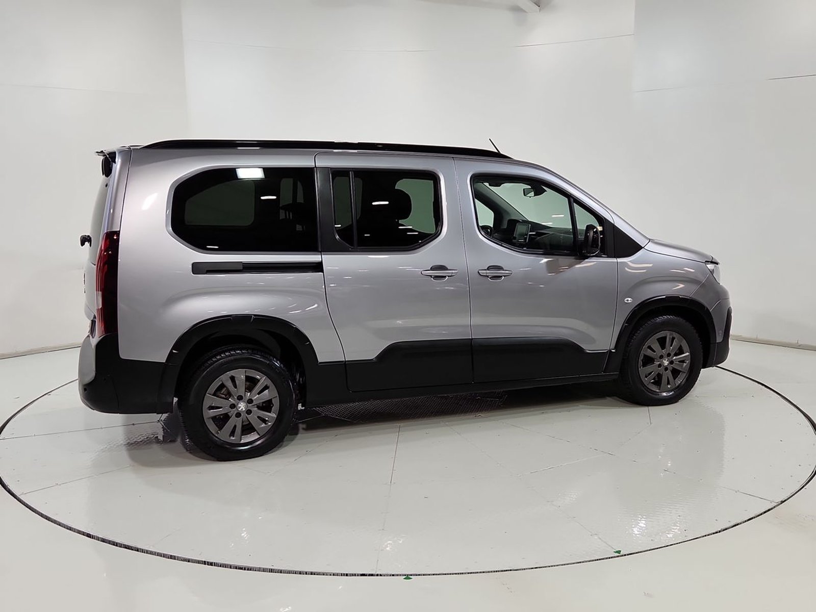 Peugeot RIFTER ALLURE BLUE HDI 4X2 1.5 2024 - Imagen 12 de 20