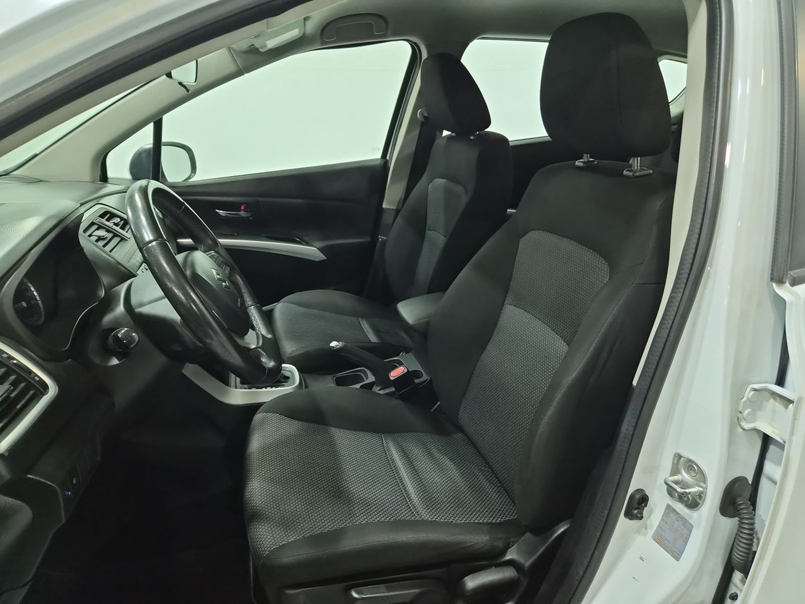 Suzuki S-CROSS S CROSS GL 1.6 AUT 2015 - Imagen 18 de 20