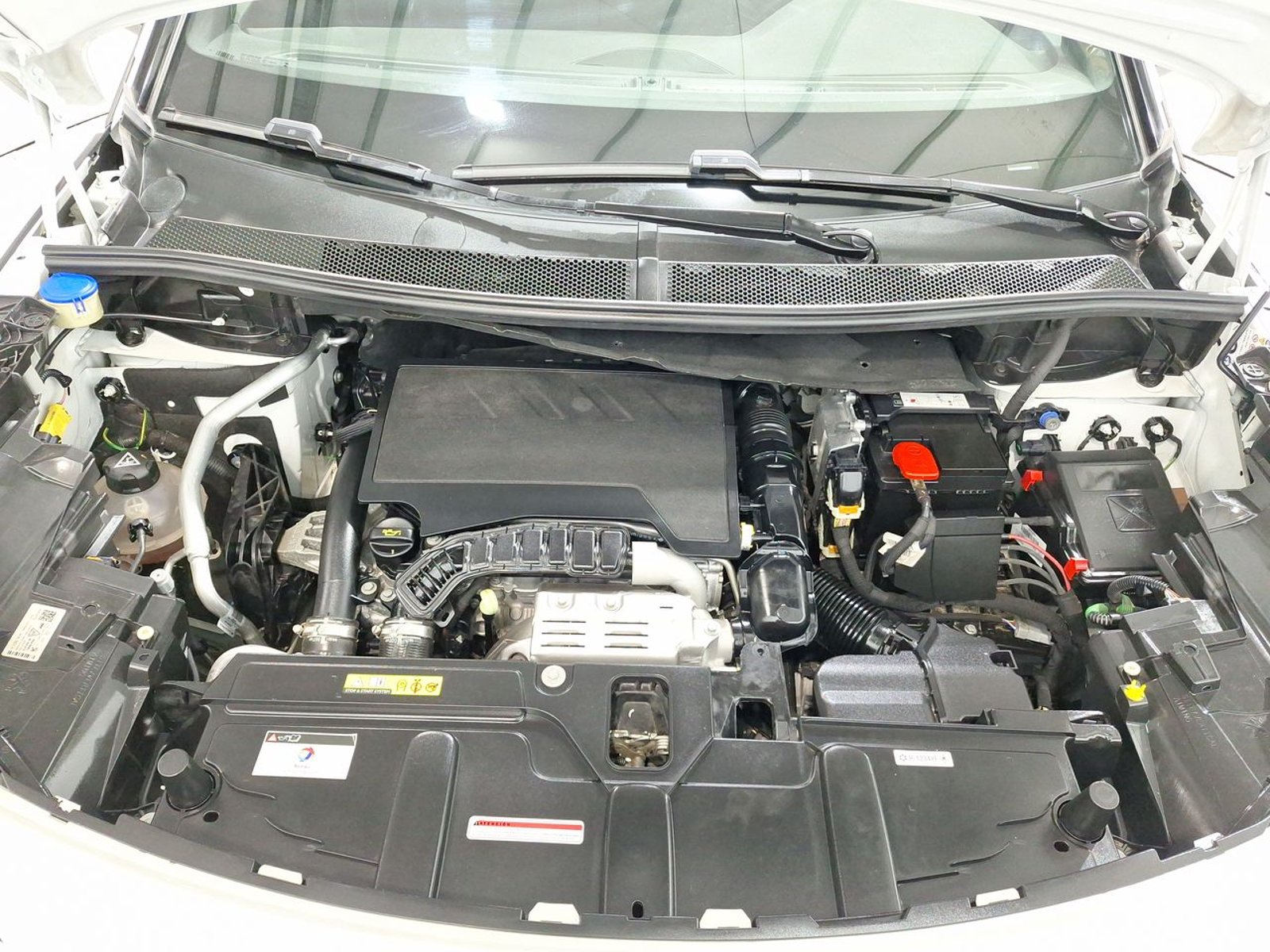 Peugeot 3008 PURETECH 1.2L 2024 - Imagen 15 de 20