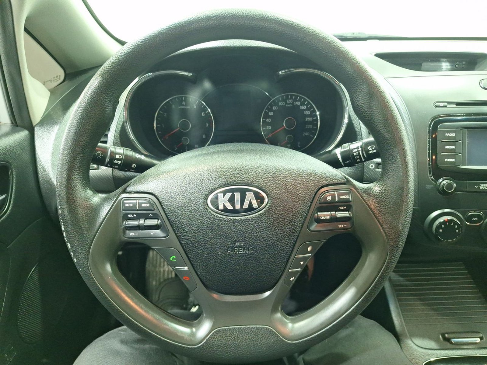 Kia CERATO EX 1.6 2018 - Imagen 19 de 20