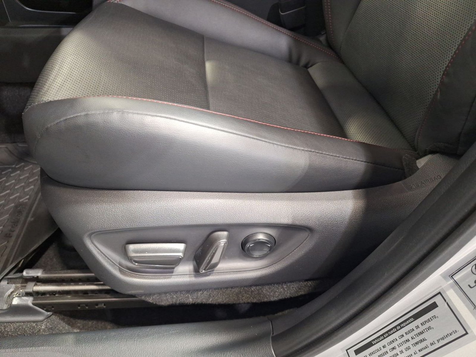 Lexus LBX HEV 1.5 AUT 2024 - Imagen 17 de 20