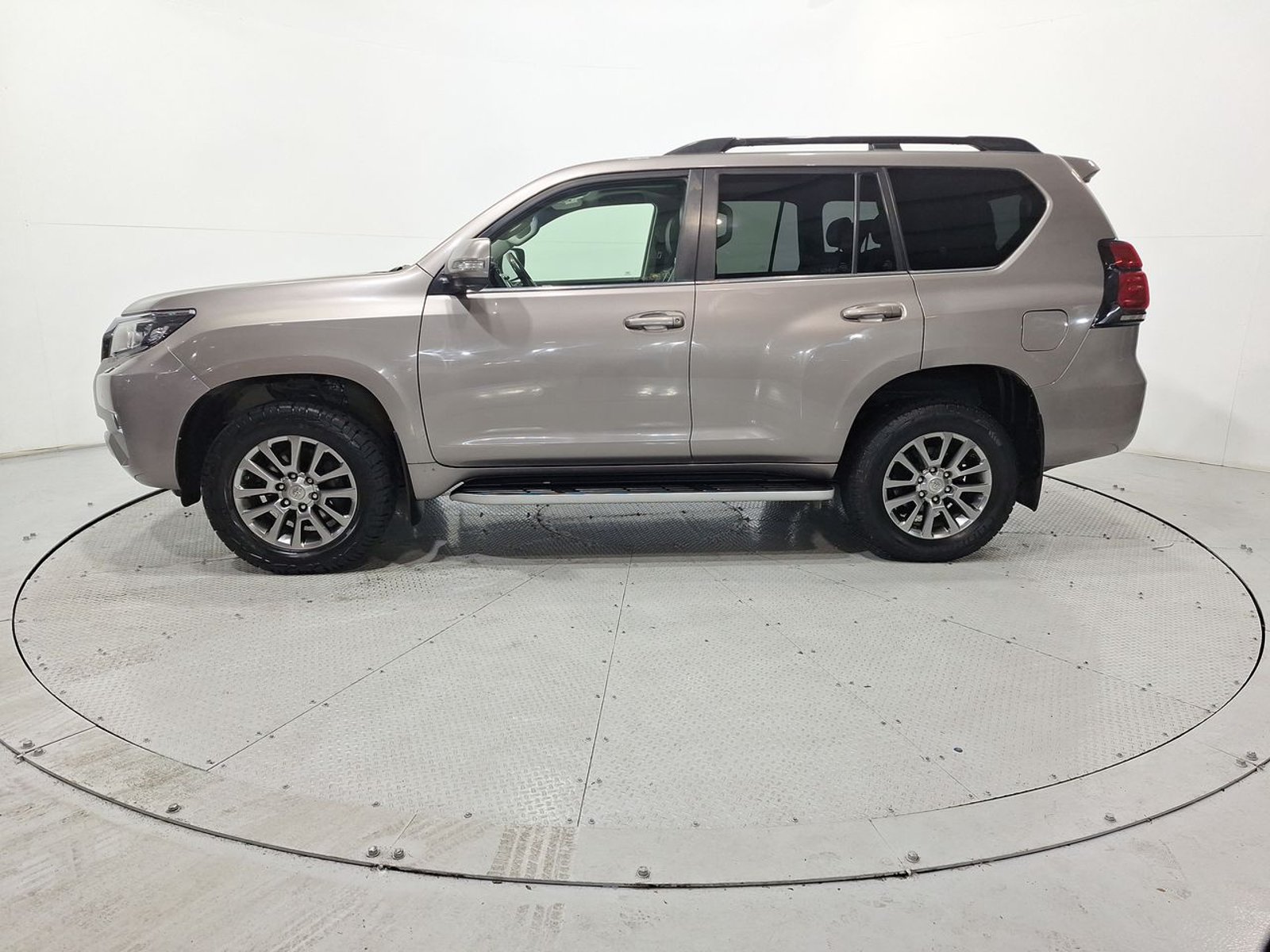 Toyota LAND CRUISER NEW LAND CRUISER PRADO LTD 4.0 AUT 2019 - Imagen 4 de 20