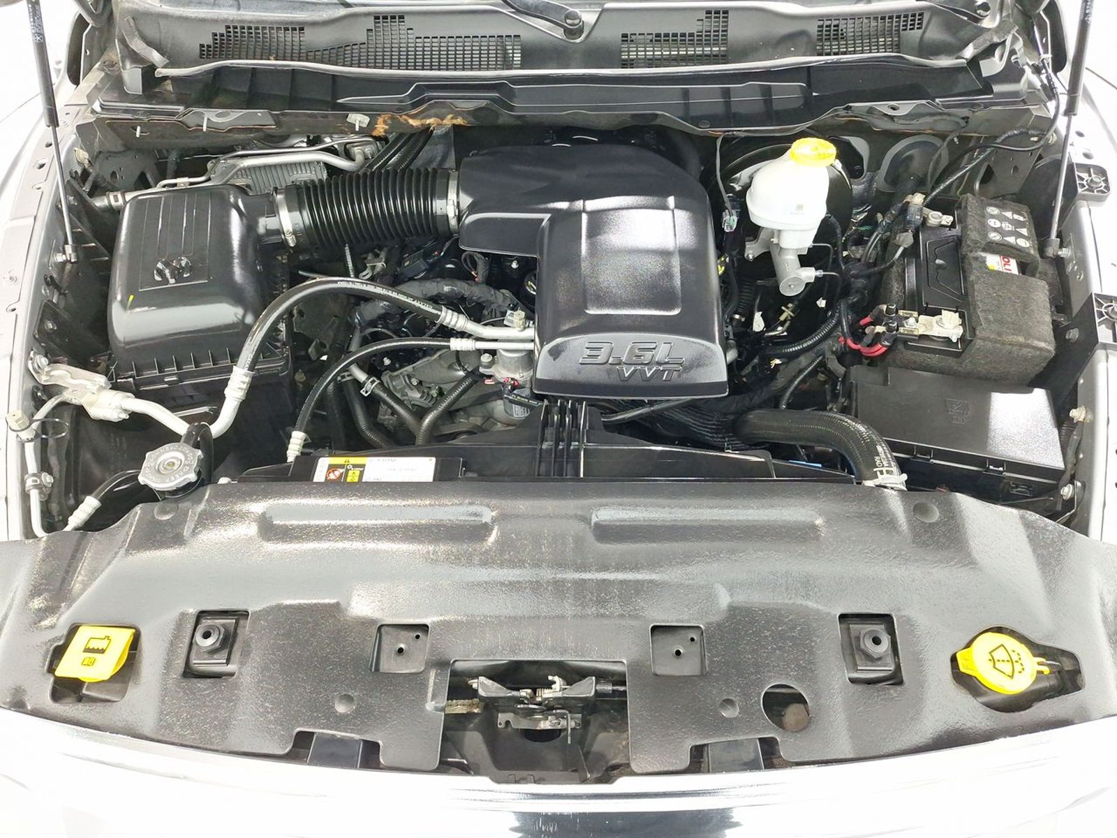 Ram 1500 CREW CAB SPORT DCAB 4X4 3.6 AT 2023 - Imagen 15 de 20