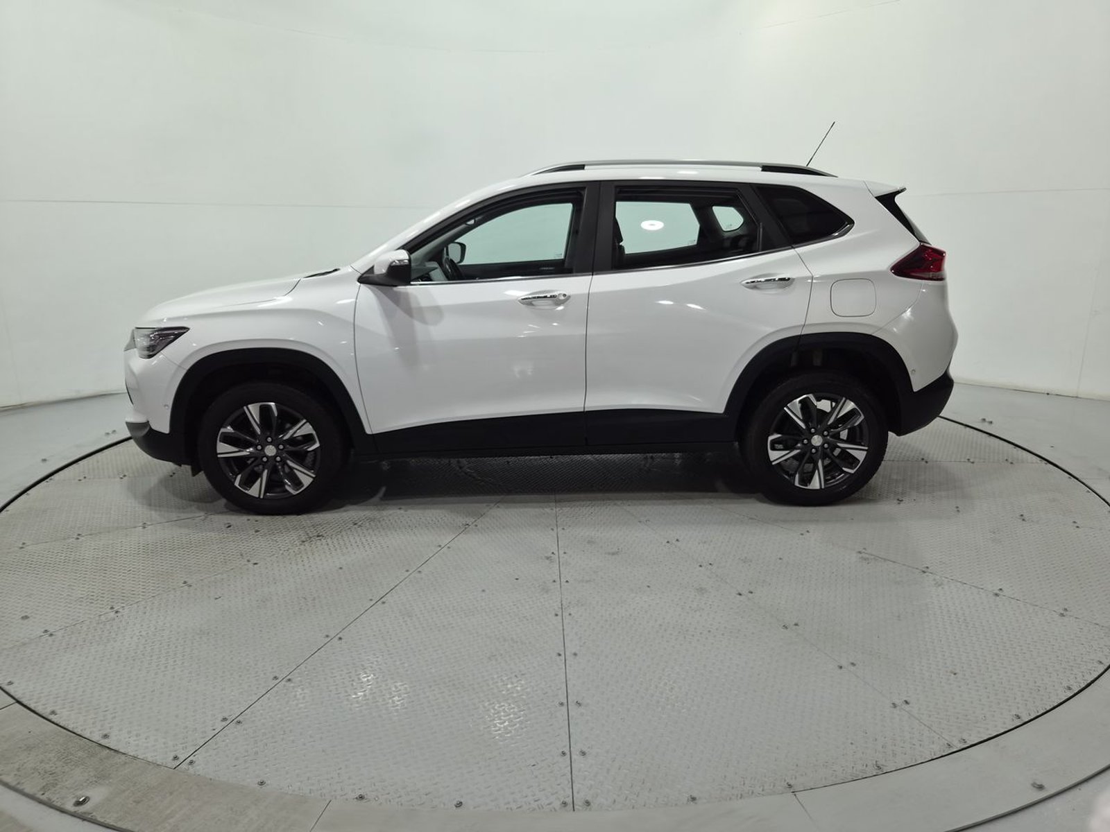 Chevrolet TRACKER 1.2T AUT 2023 - Imagen 4 de 20