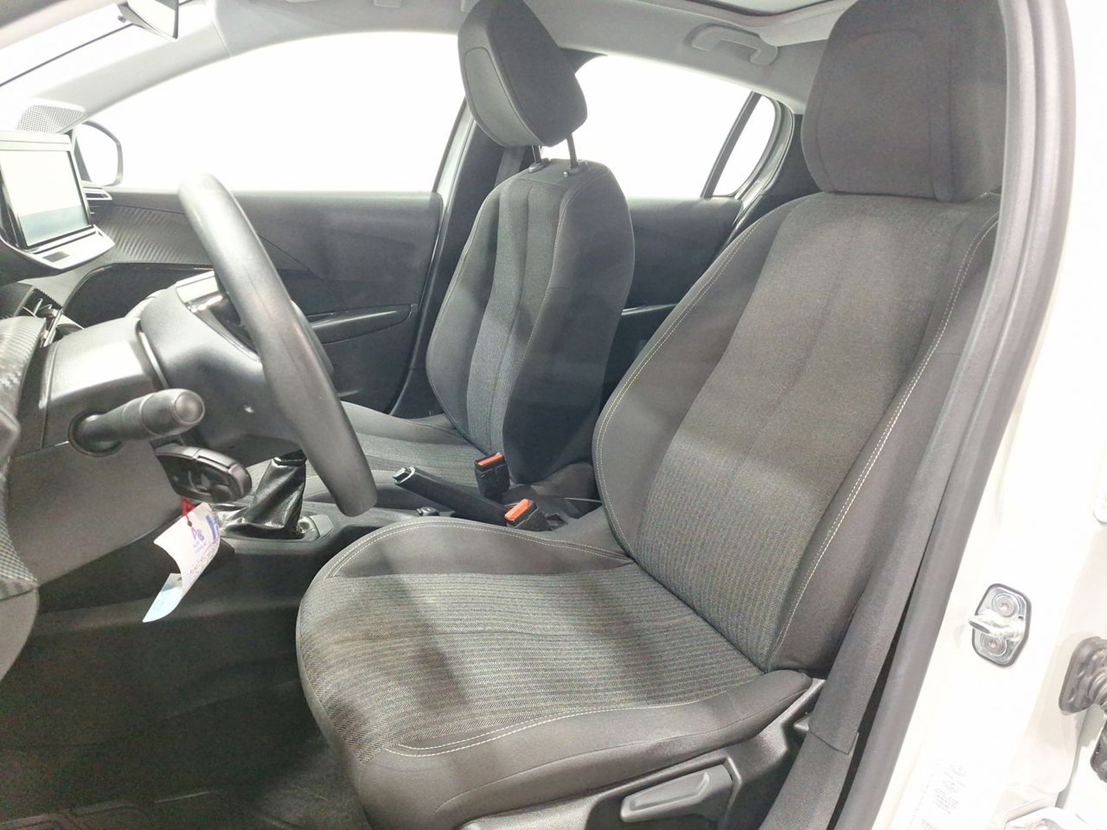 Peugeot 208 STYLE PURETECH 75 1.2 2024 - Imagen 18 de 20
