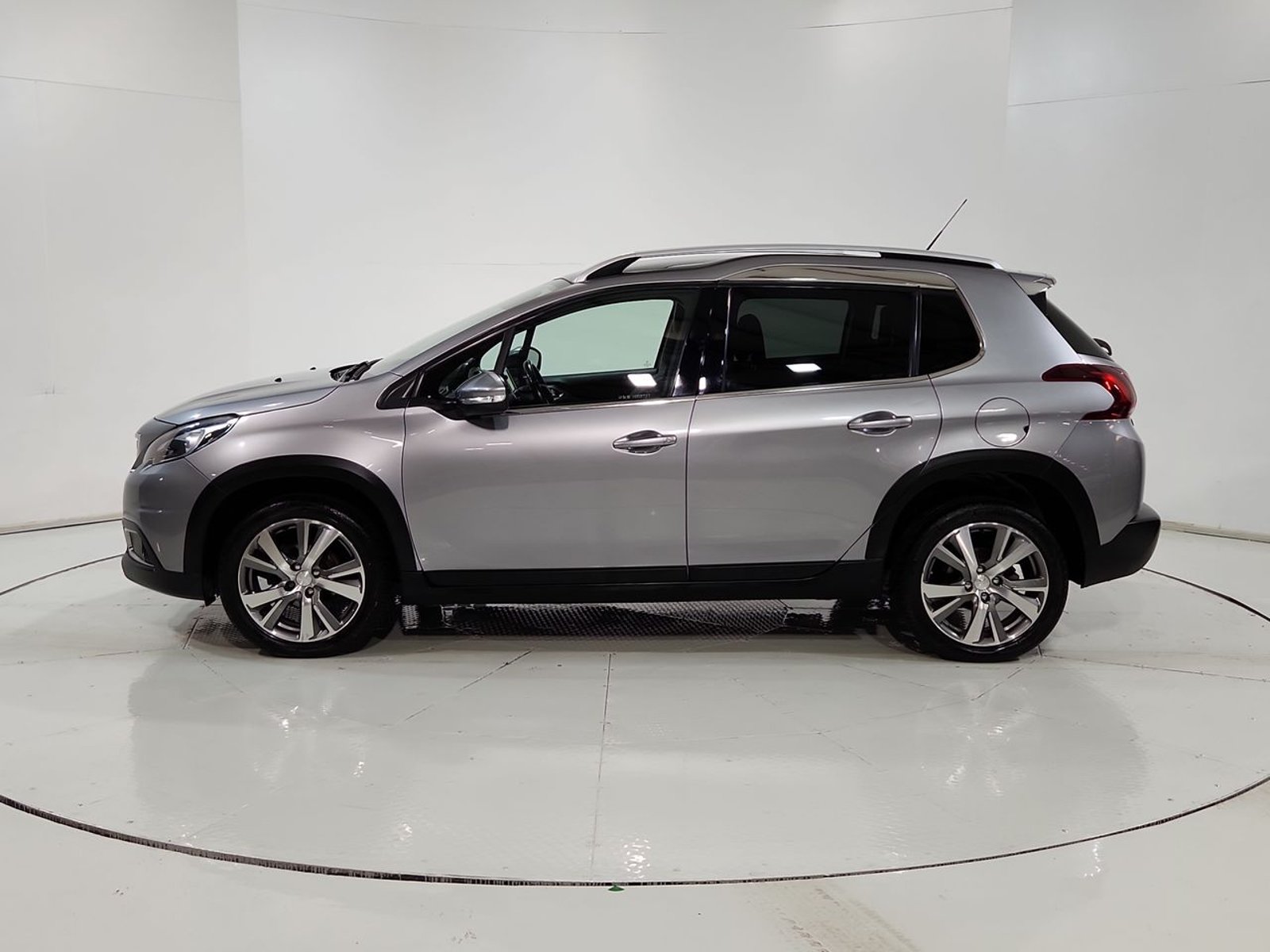 Peugeot 2008 ALLURE BLUEHDI 1.5 2020 - Imagen 5 de 20