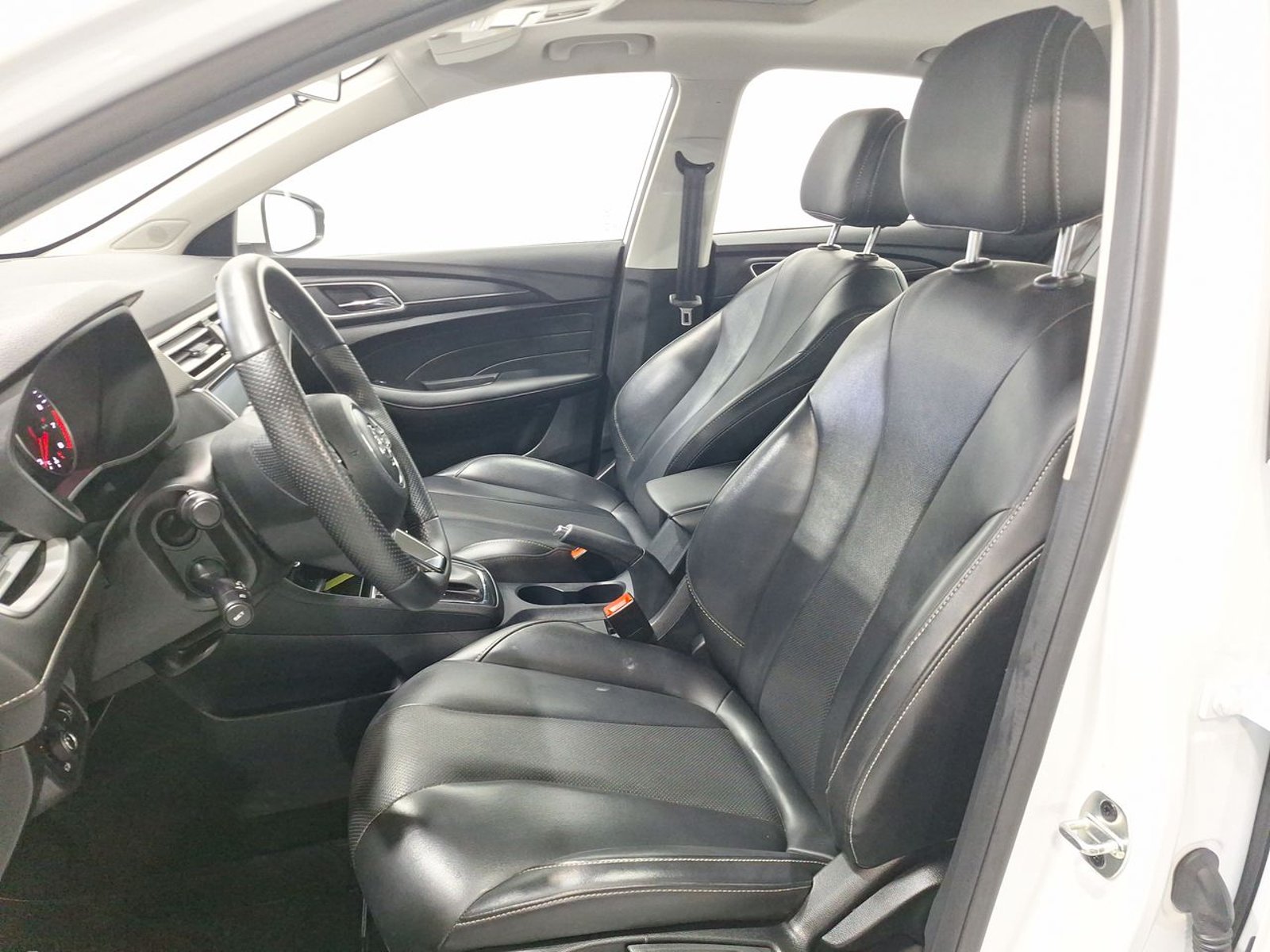 Mg 5 MG 5 1.5L CVT COM 2025 - Imagen 18 de 20
