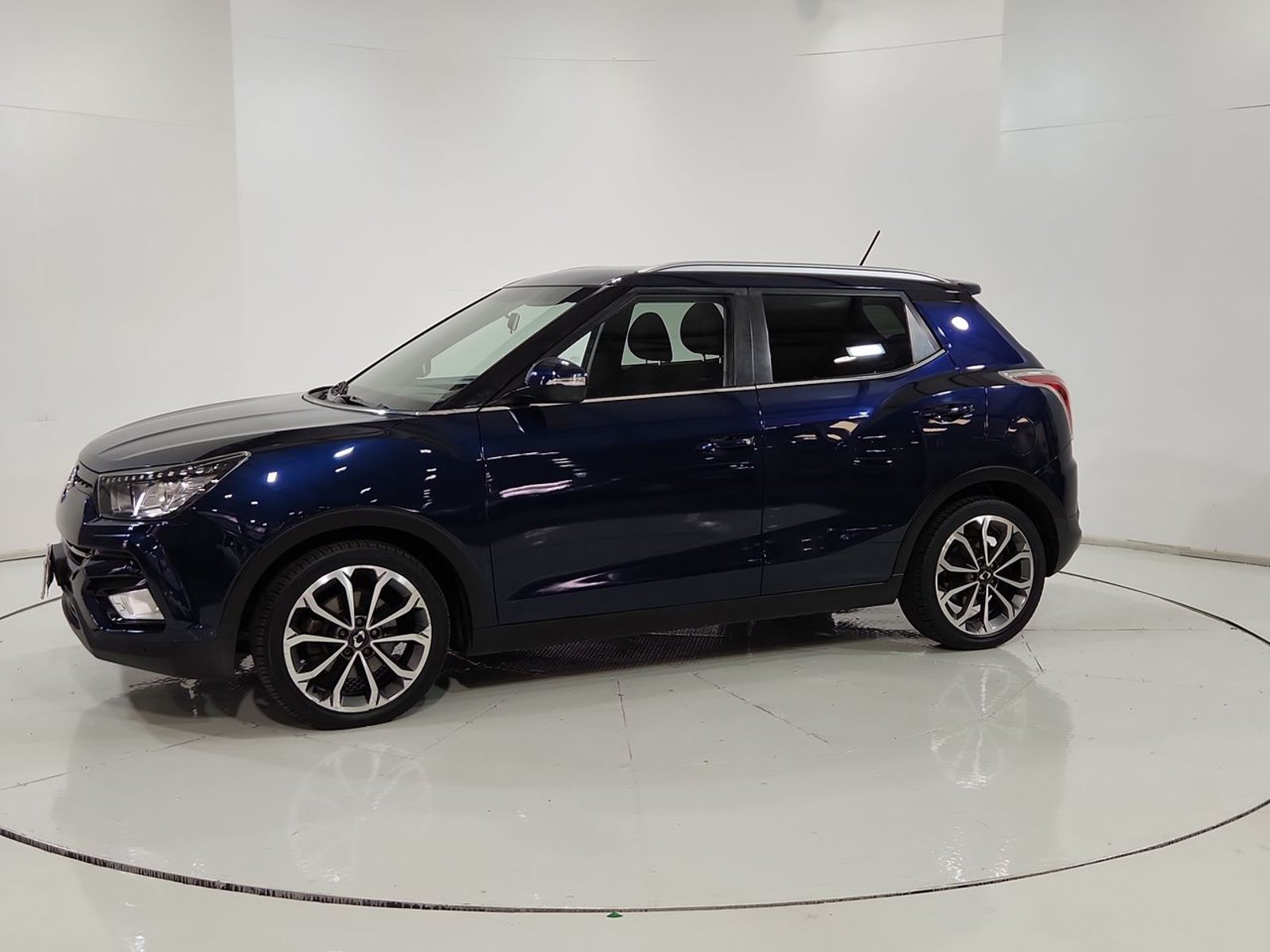 Ssangyong TIVOLI 1.6 AUT 2019 - Imagen 4 de 20