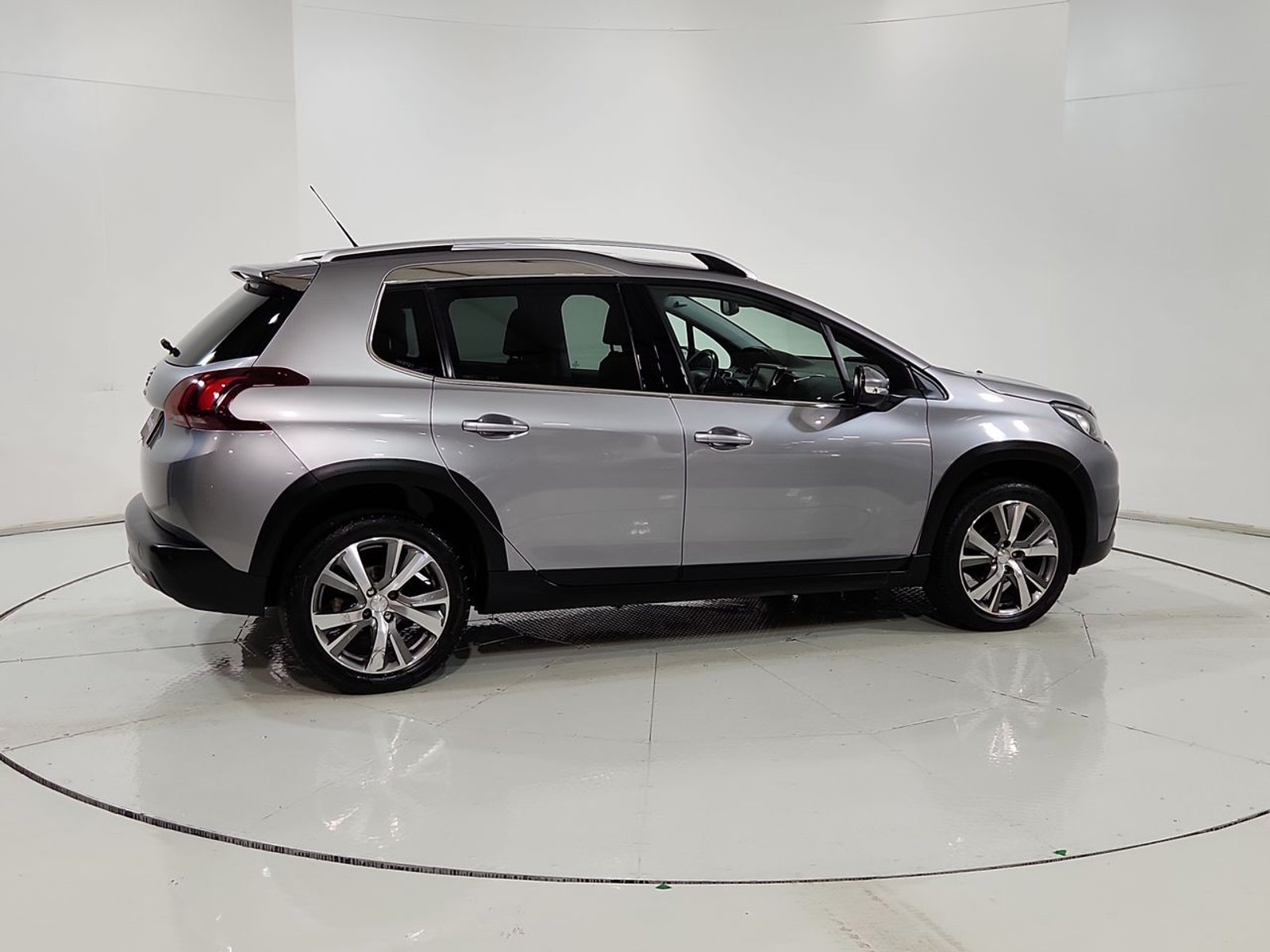 Peugeot 2008 ALLURE BLUEHDI 1.5 2020 - Imagen 12 de 20