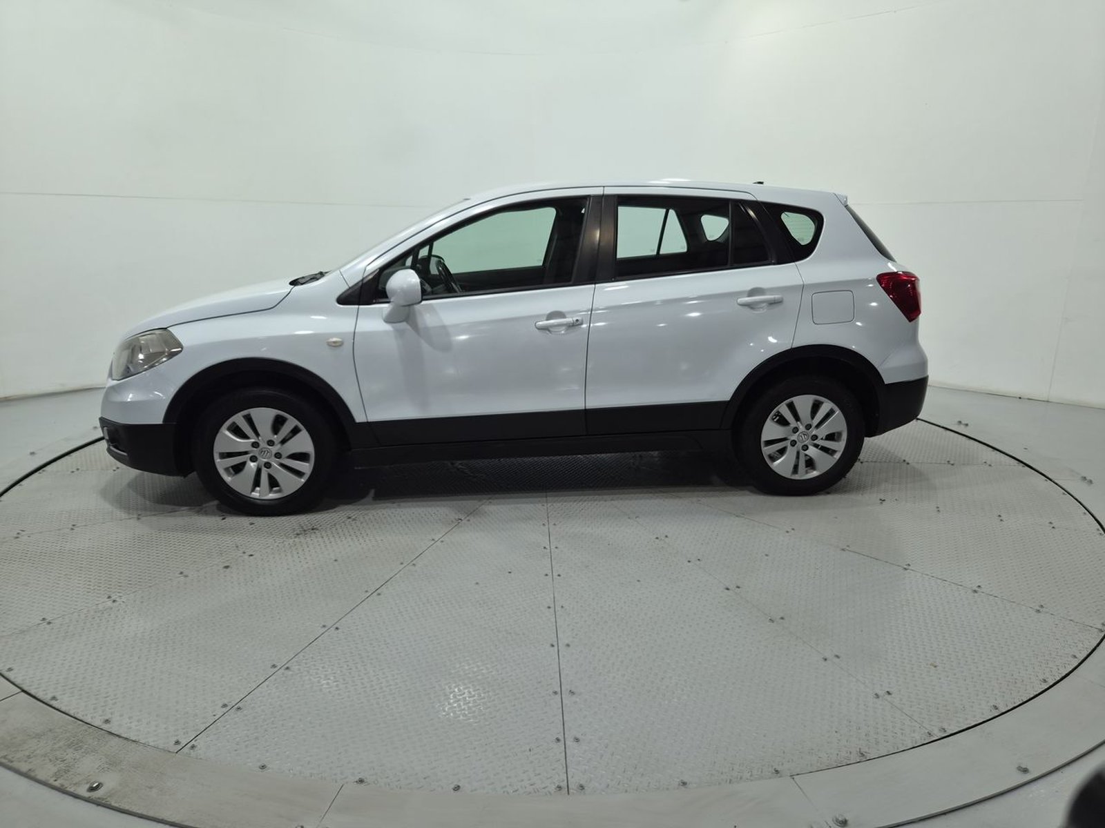 Suzuki S-CROSS S CROSS GL 1.6 AUT 2015 - Imagen 4 de 20