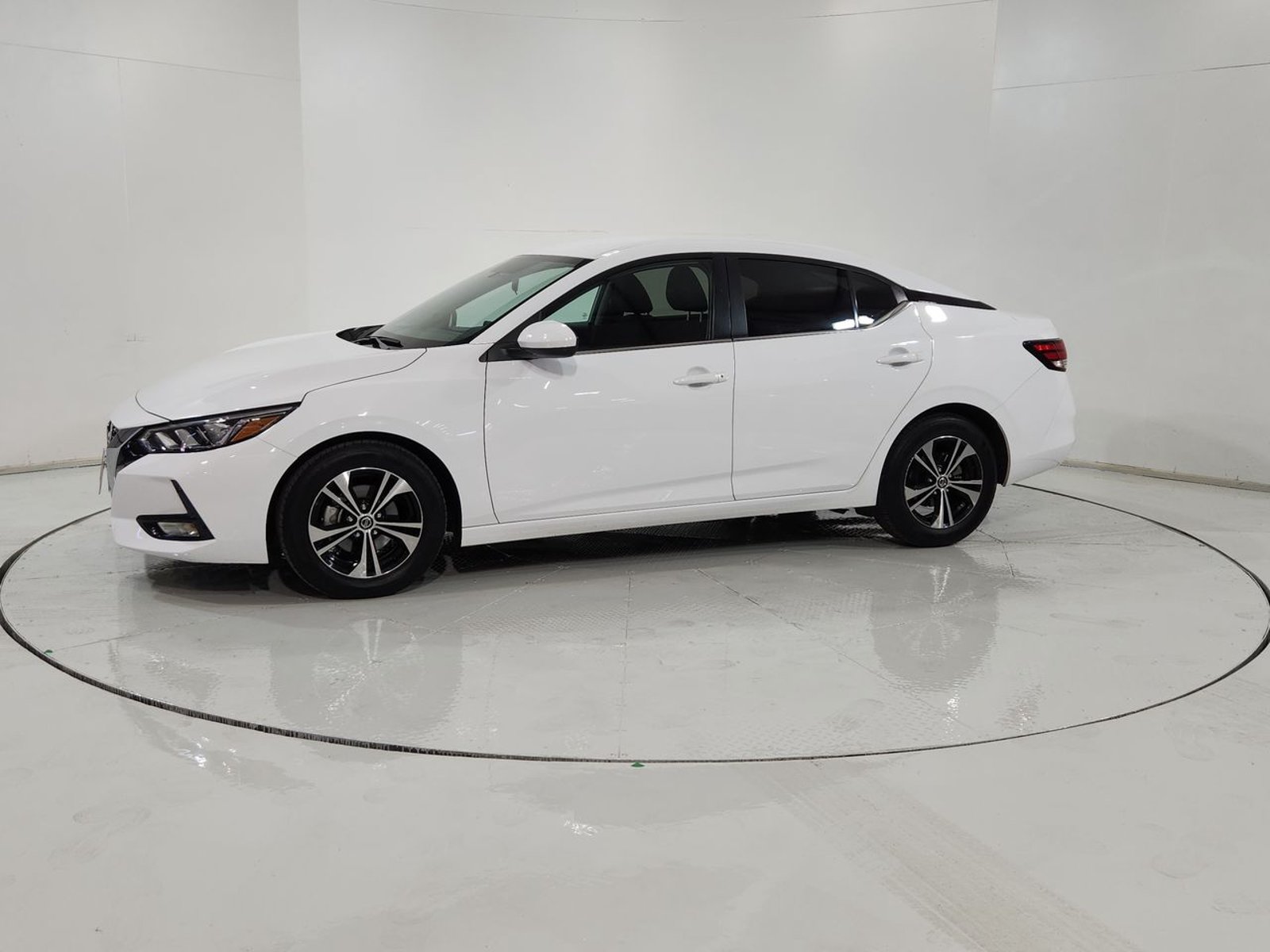 Nissan SENTRA SENSE MT 2024 - Imagen 4 de 20