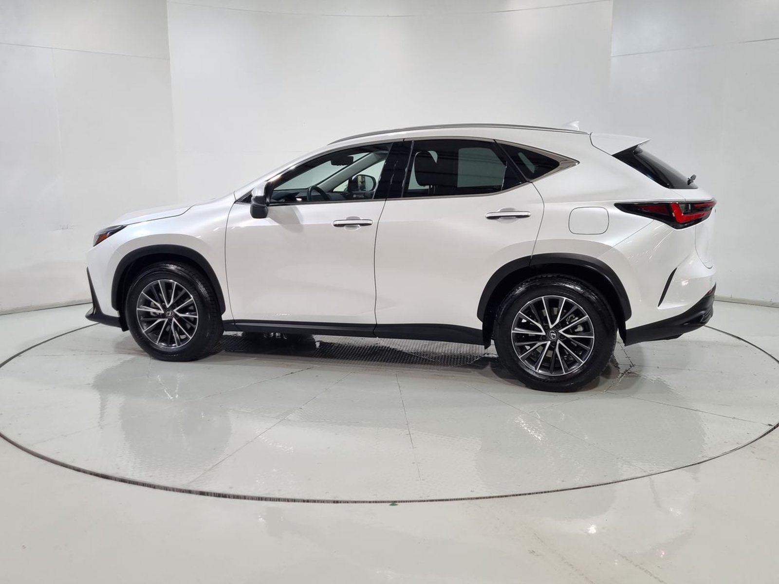 Lexus NX350H NX 350H 2.5 AUT 2025 - Imagen 6 de 20
