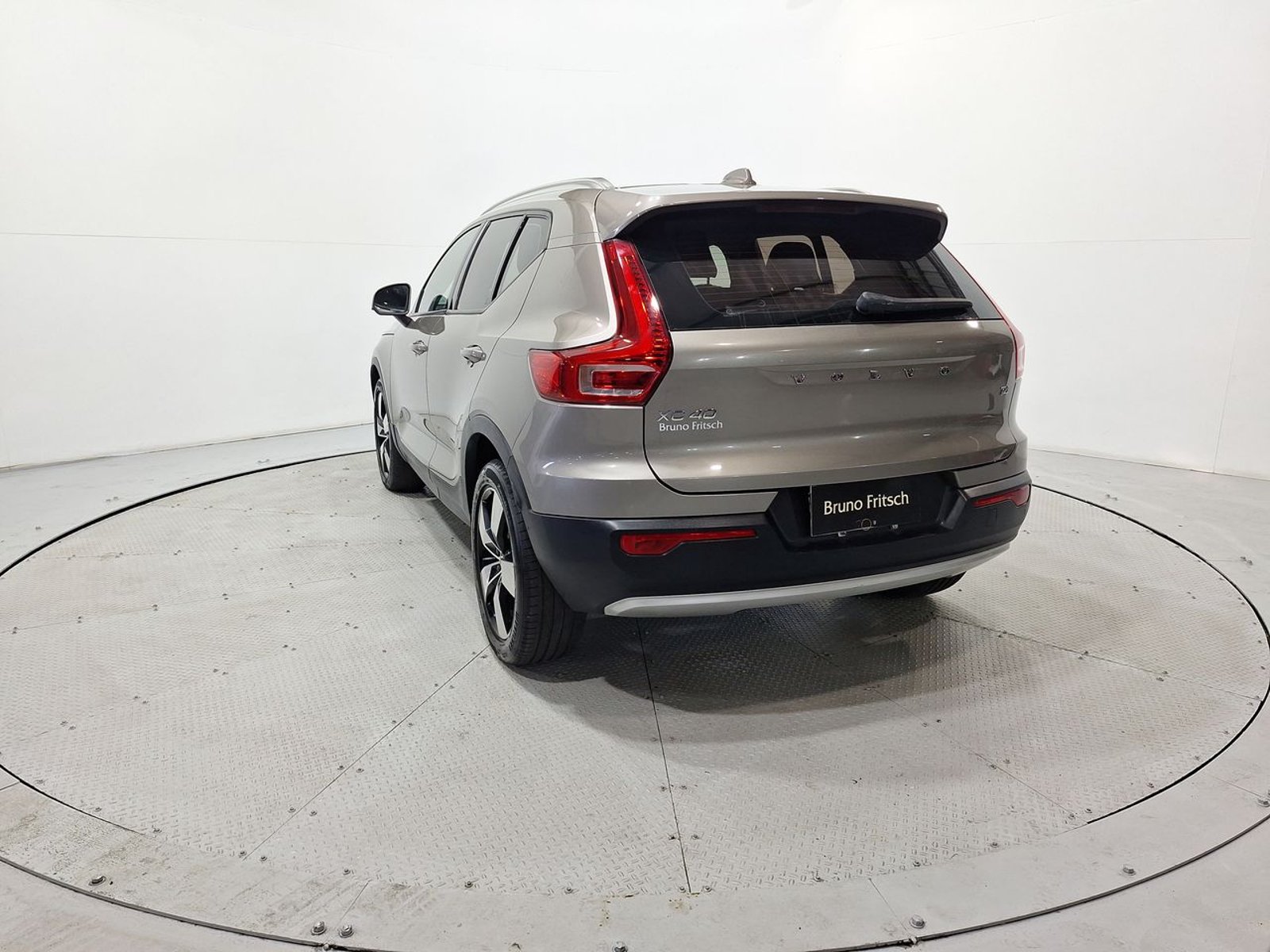 Volvo XC40 T4 FWD 2.0 AUT 2022 - Imagen 4 de 18