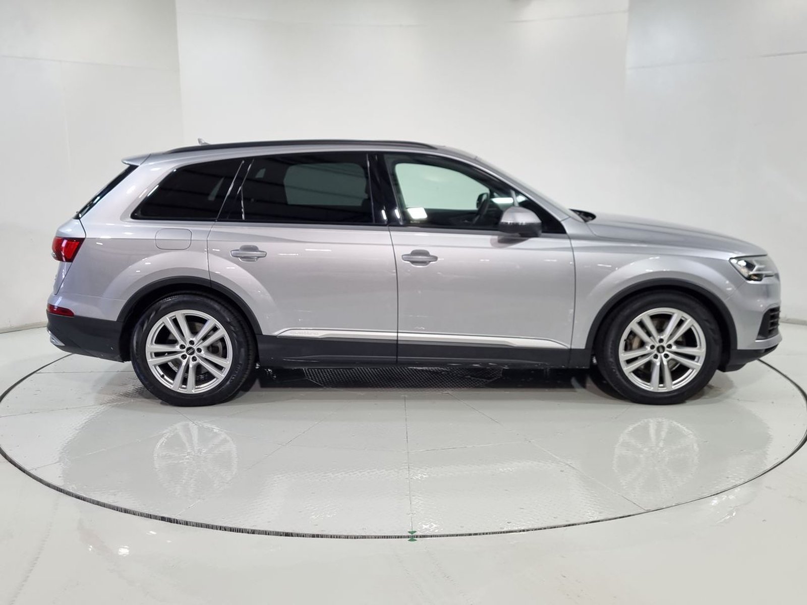 Audi Q7 55 TFSI 4X4 3.0 AUT 2023 - Imagen 13 de 20