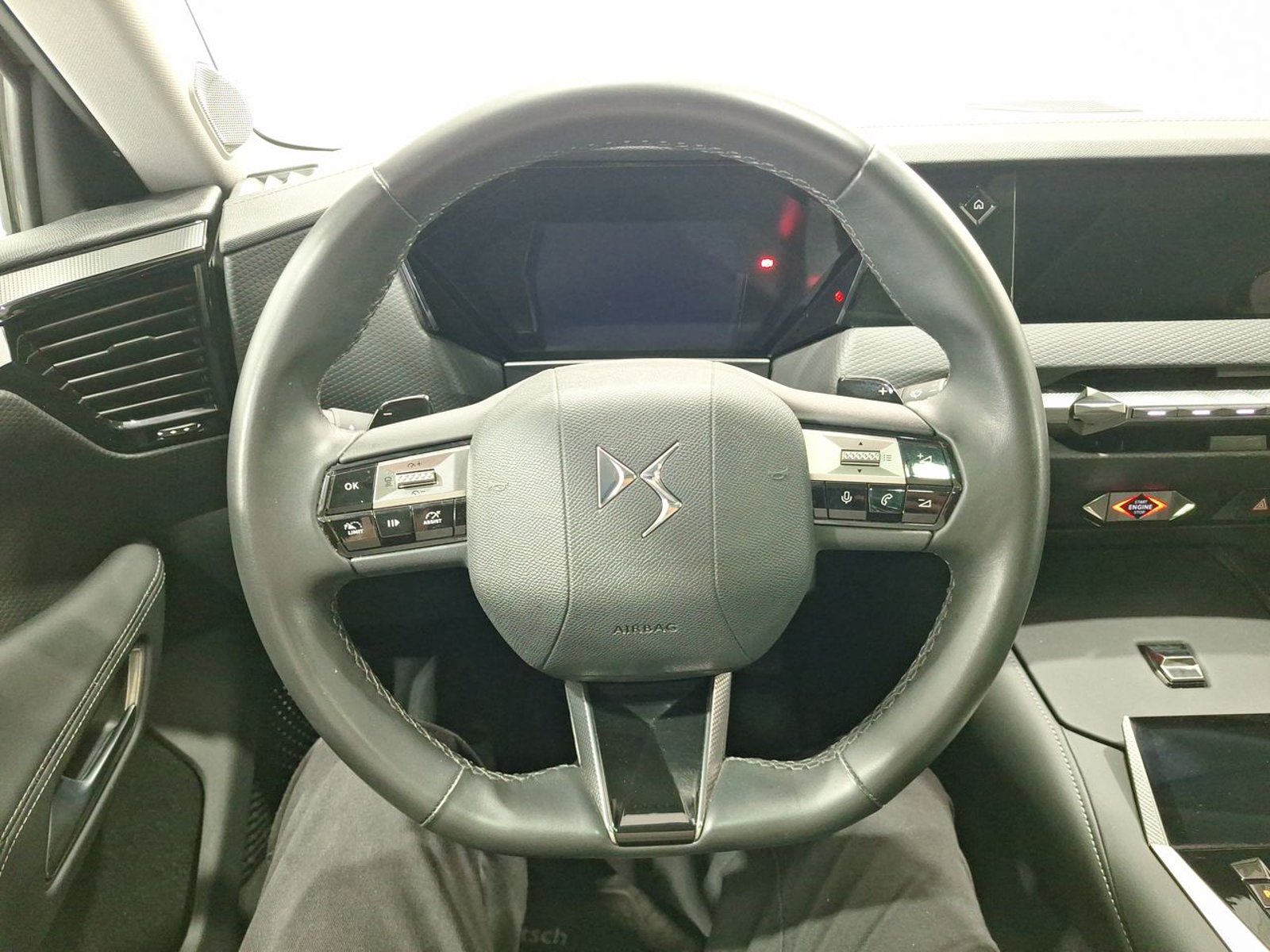 Ds DS4 CROSS BLUEHDI 1.5 AUT 2024 - Imagen 19 de 20