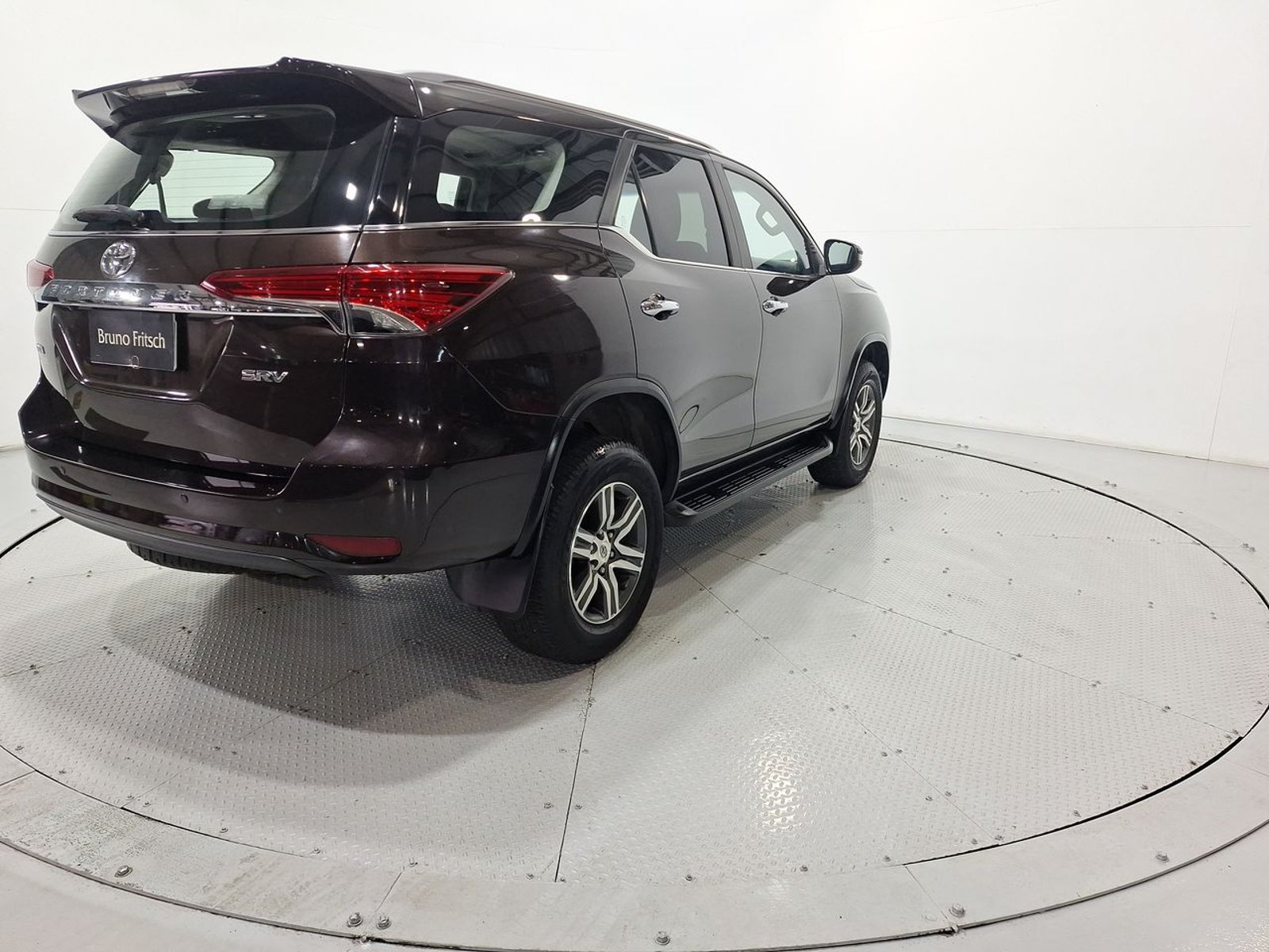 Toyota FORTUNER SRV 2.7 AUT 2019 - Imagen 8 de 20