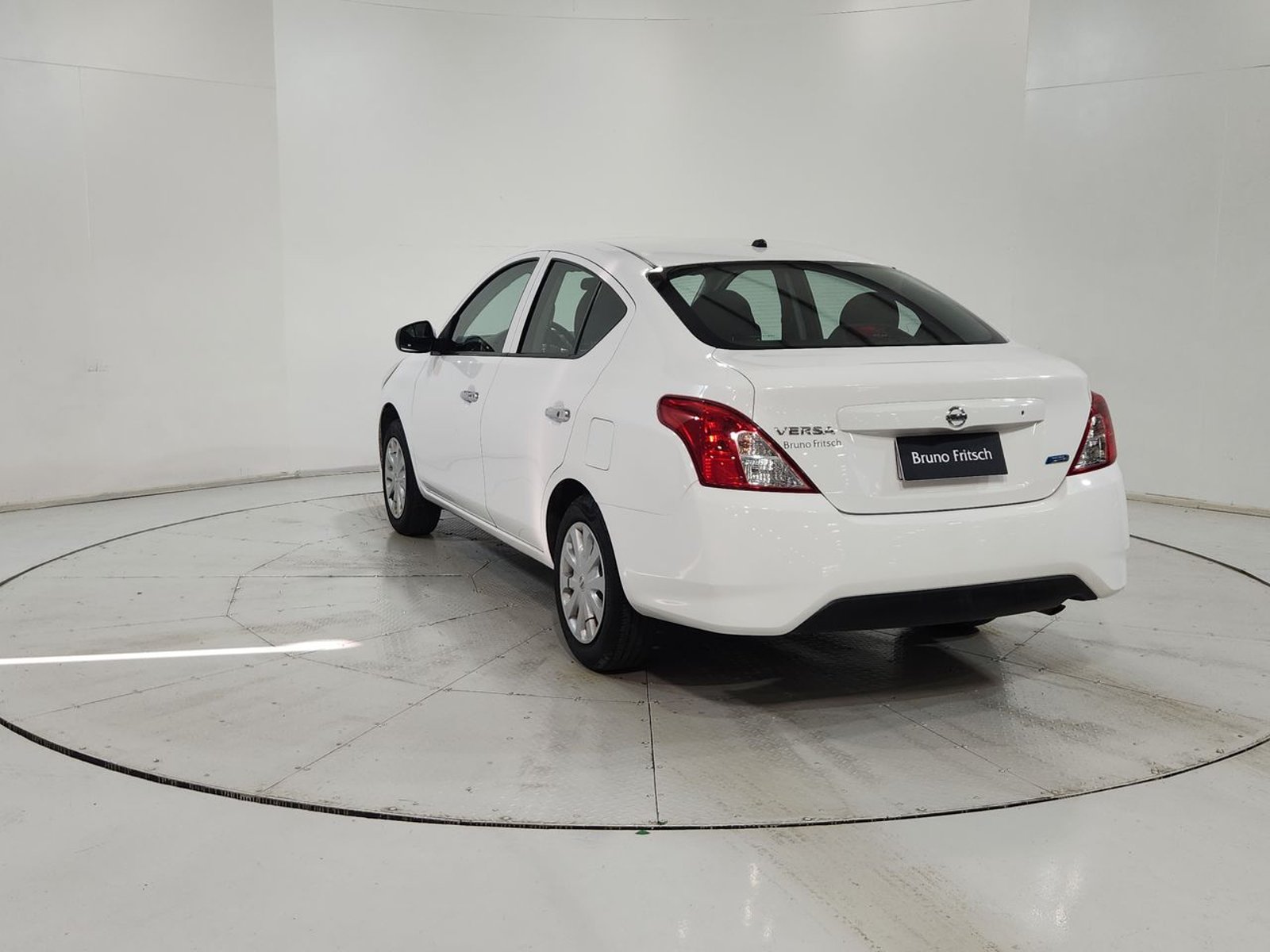 Nissan VERSA SENSE 1.6 2017 - Imagen 8 de 20
