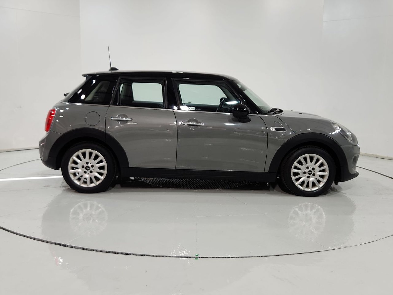 Mini COOPER F55 COOPER PEPPER HB 1.5 2016 - Imagen 13 de 20