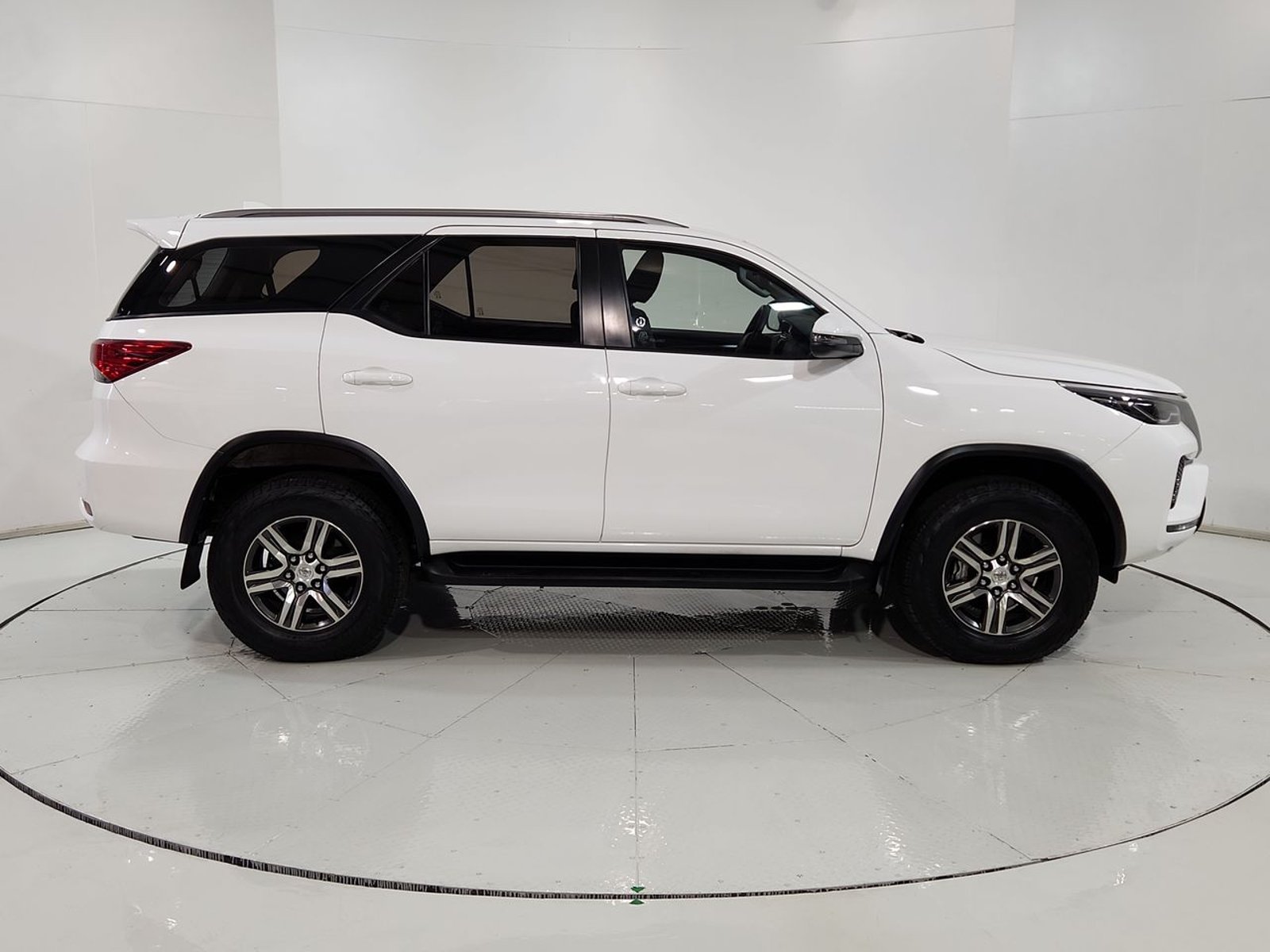 Toyota FORTUNER 2.7 2022 - Imagen 13 de 20