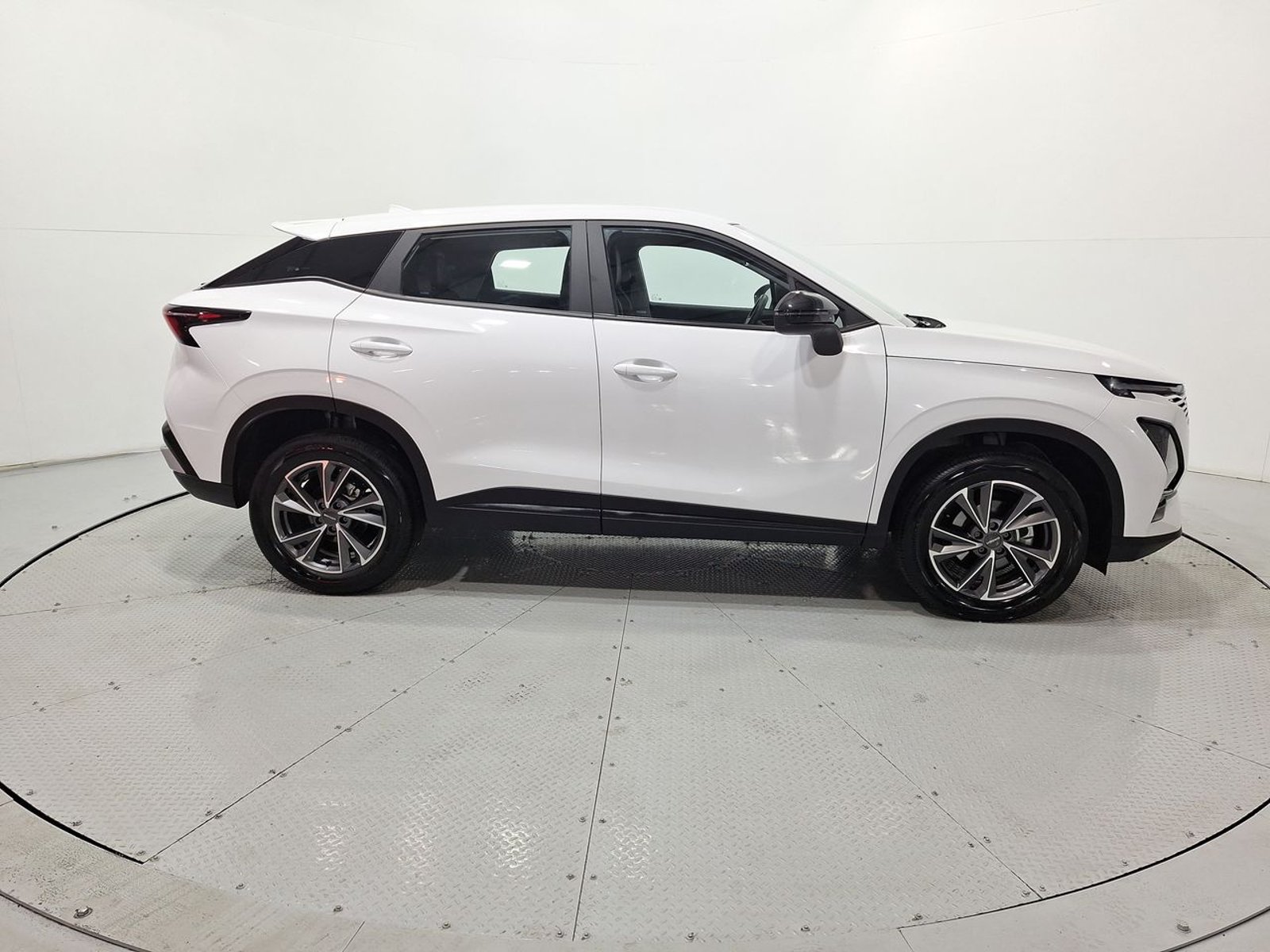 Omoda C5 4X2 1.5 AUT 2025 - Imagen 10 de 20