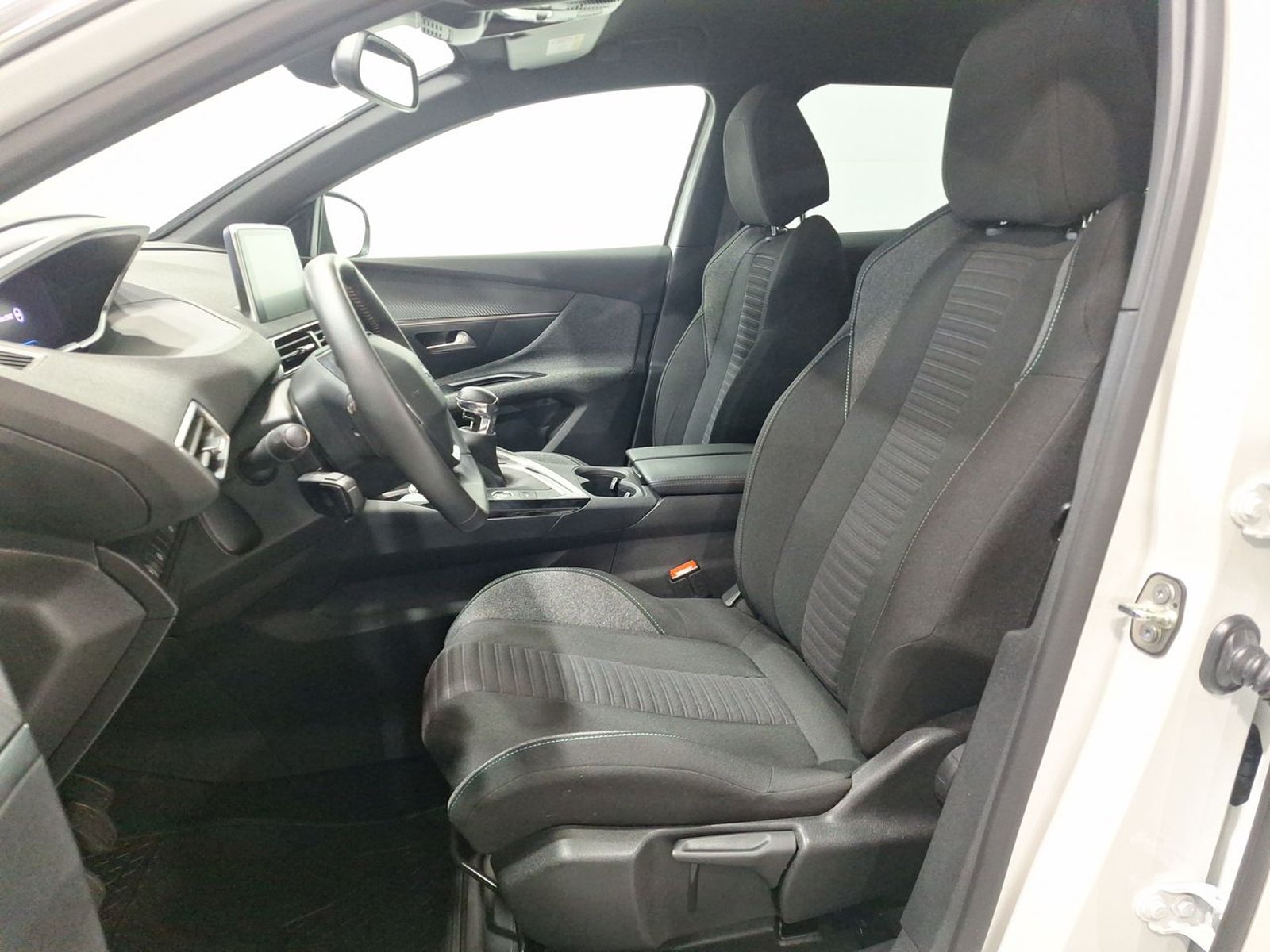Peugeot 3008 ACTIVE PACK GASOLINA 130HP MT 2026 - Imagen 18 de 20