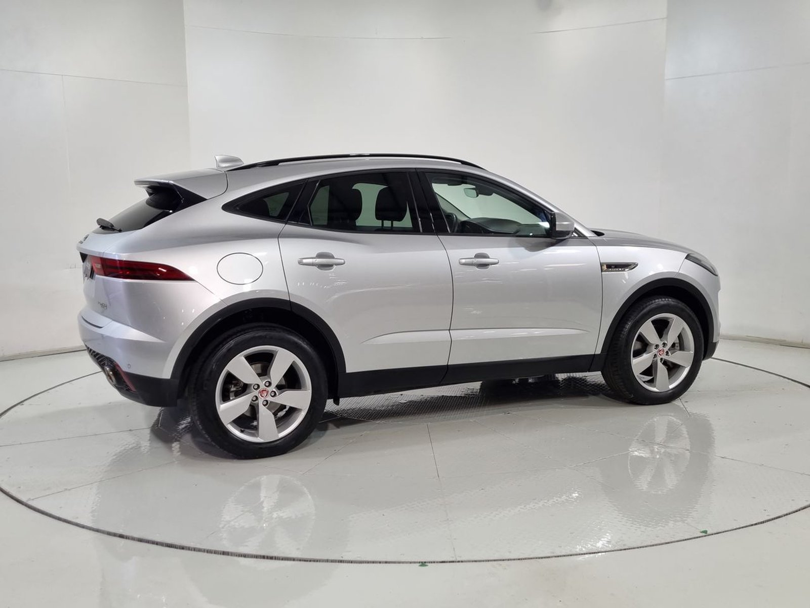 Jaguar E-PACE E PACE 4X4 2.0 AUT 2019 - Imagen 12 de 20