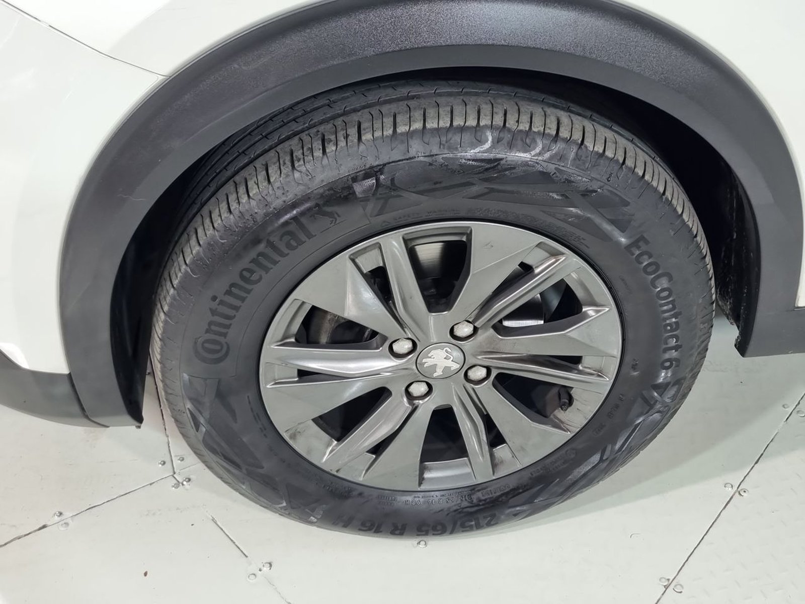 Peugeot 2008 PURETECH 130 1.2 2023 - Imagen 18 de 20