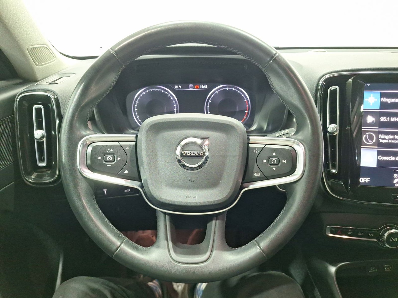 Volvo XC40 T4 FWD 2.0 AUT 2022 - Imagen 17 de 18