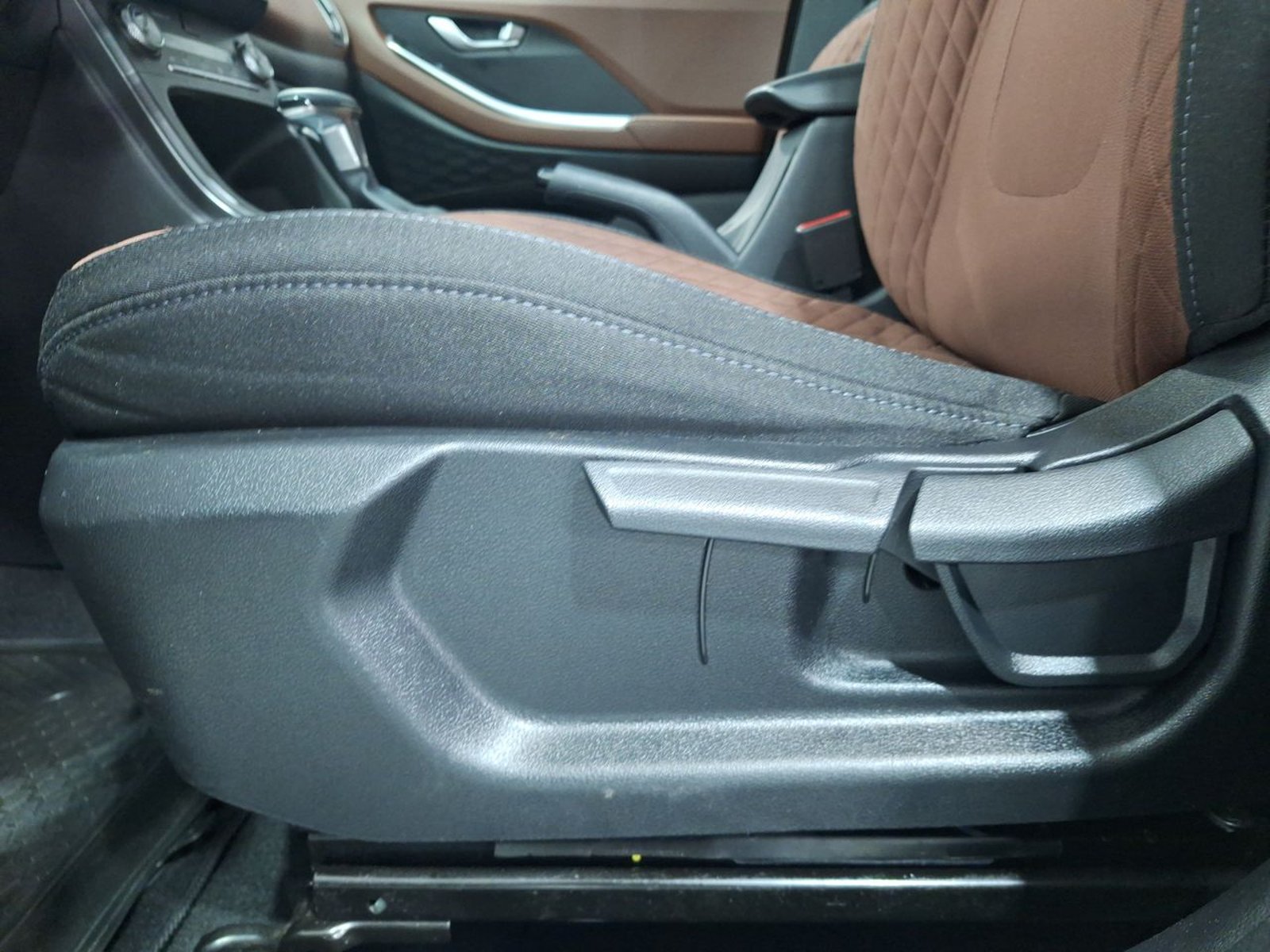 Hyundai CRETA GRAND SU2I 2.0 AT VALUE 2025 - Imagen 17 de 20