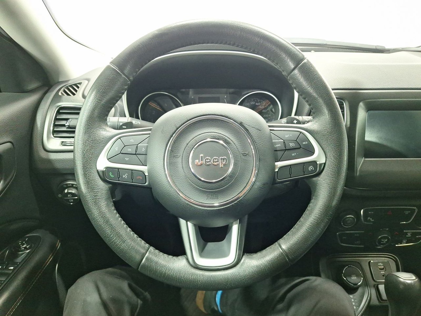 Jeep COMPASS LONGITUDE 4X4 2.4 AUT 2018 - Imagen 19 de 20