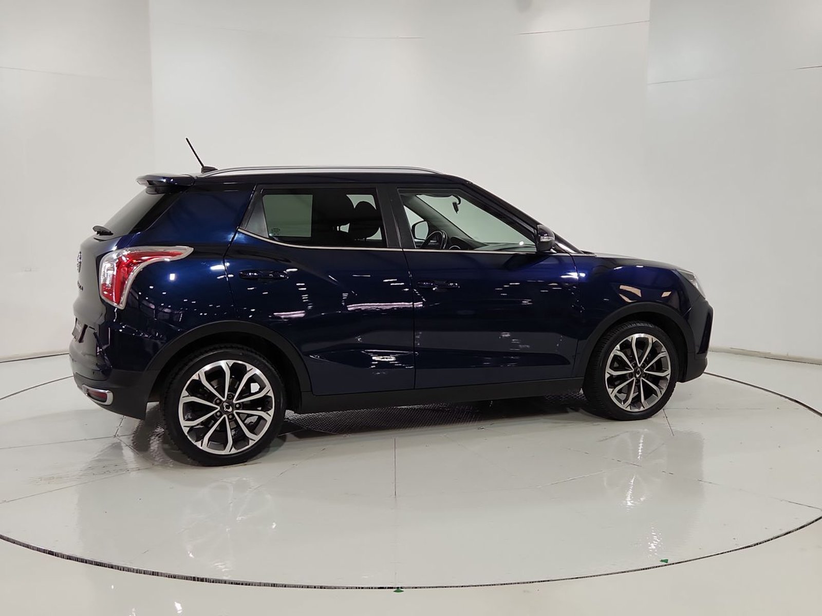 Ssangyong TIVOLI 1.6 AUT 2019 - Imagen 12 de 20