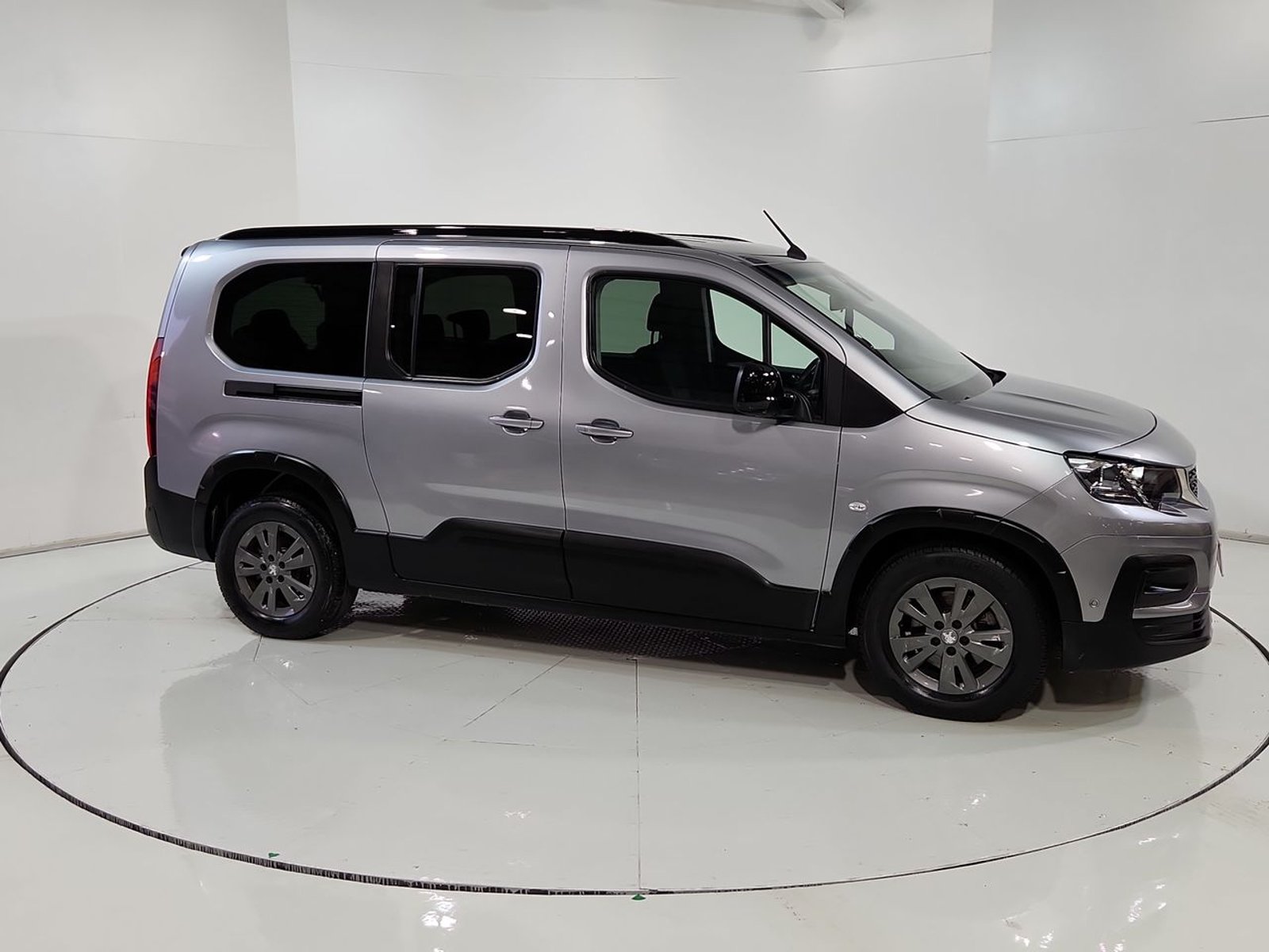 Peugeot RIFTER ALLURE BLUE HDI 4X2 1.5 2024 - Imagen 14 de 20