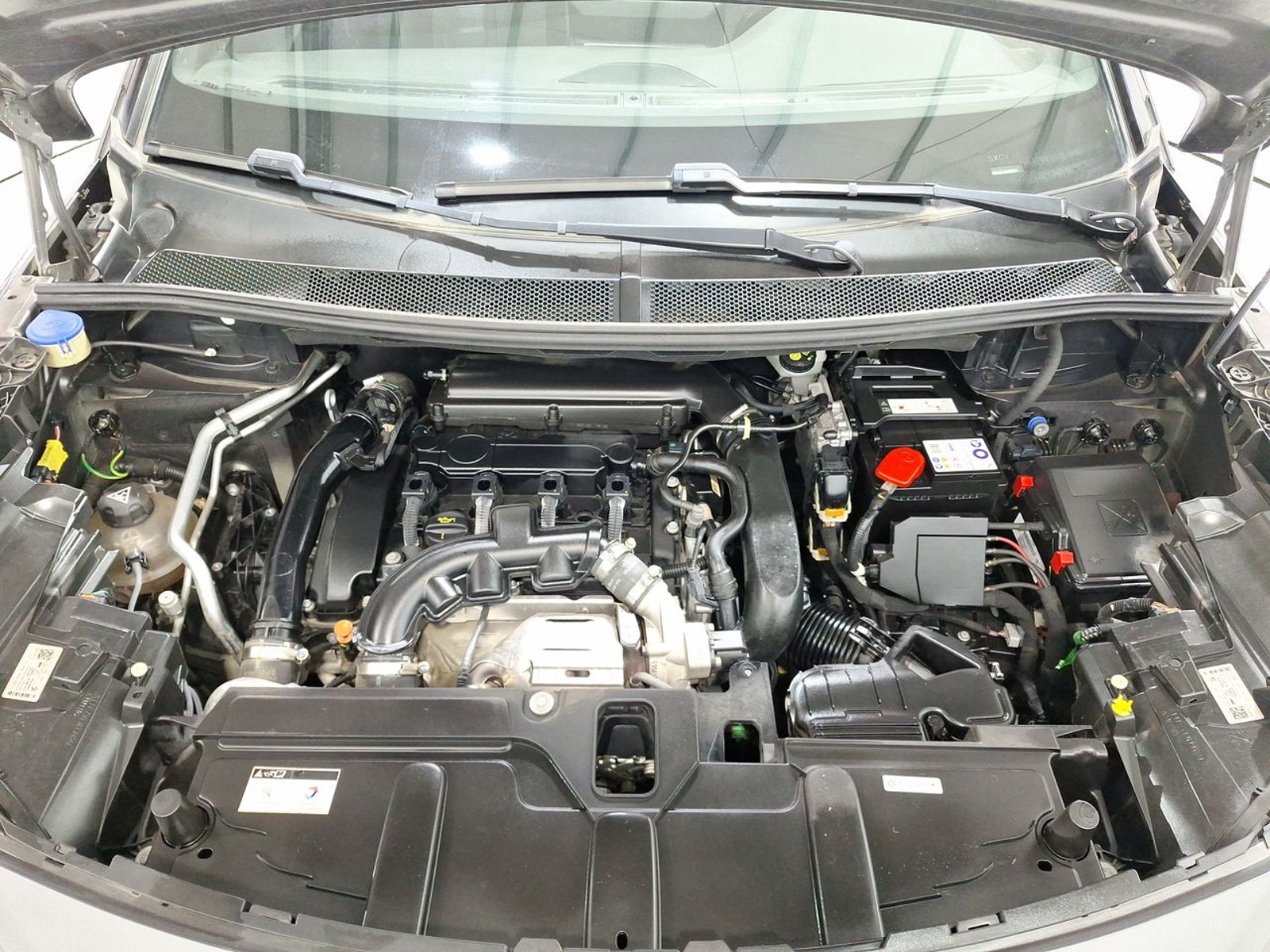 Peugeot 3008 THP 165HP 1.6 AUT 2023 - Imagen 15 de 20