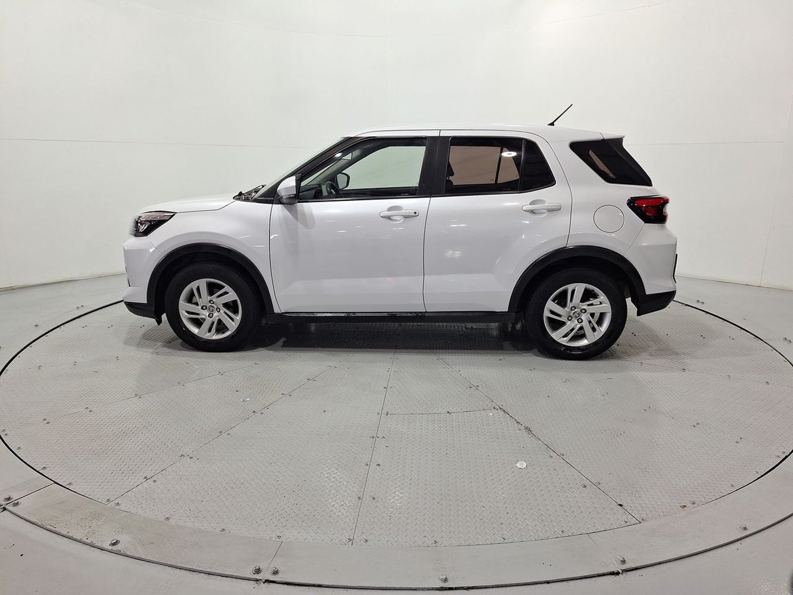Toyota RAIZE CVT 1.2 AUT 2023 - Imagen 4 de 20
