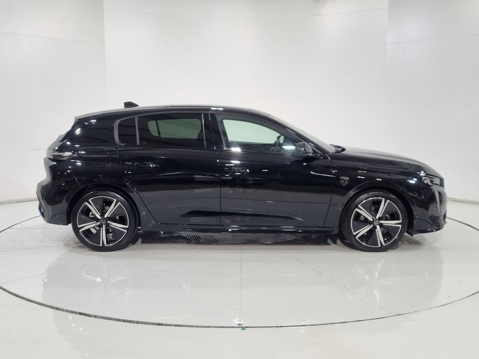 Peugeot 308 PURETECH 1.2 AUT 2025 - Imagen 13 de 20