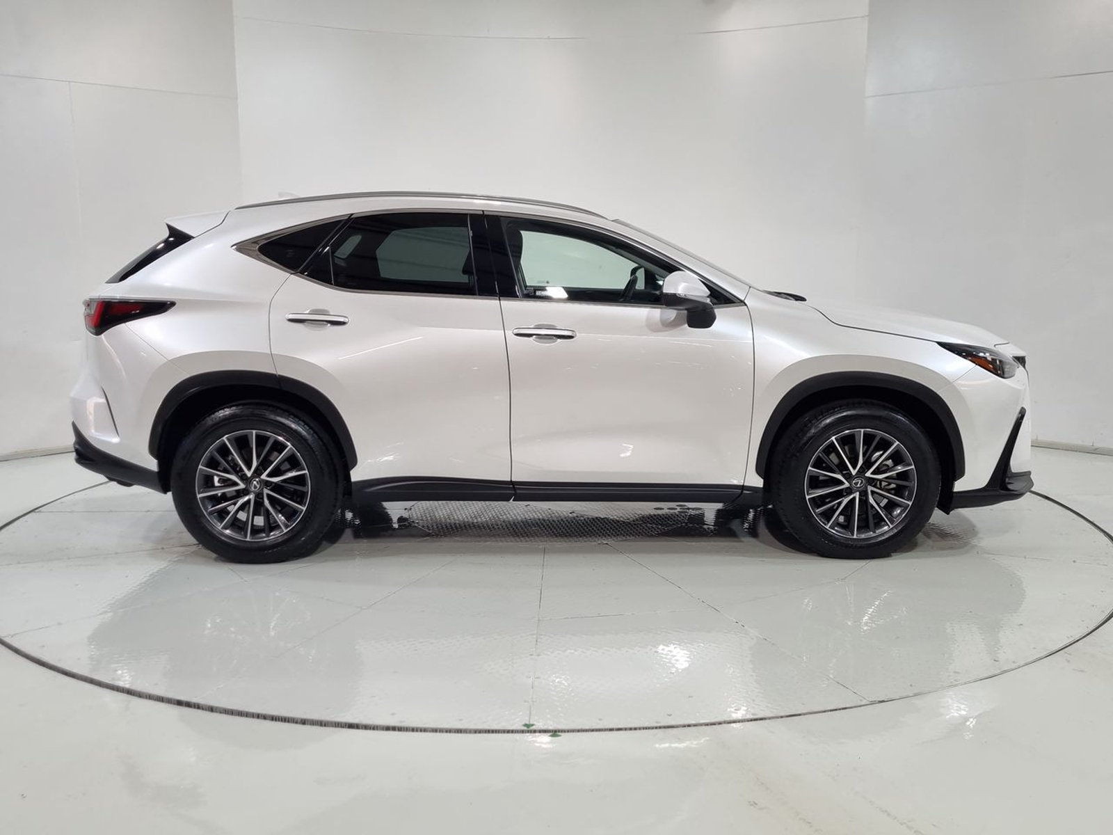 Lexus NX350H NX 350H 2.5 AUT 2025 - Imagen 13 de 20