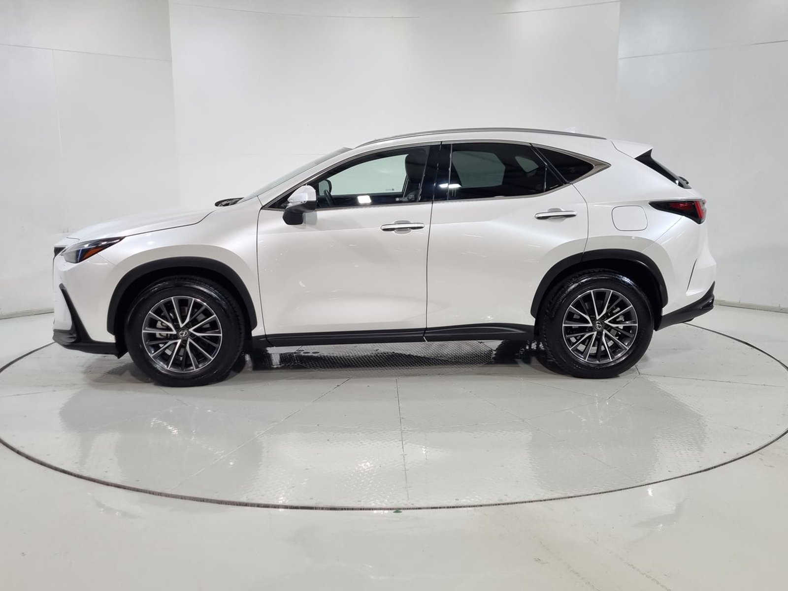 Lexus NX350H NX 350H 2.5 AUT 2025 - Imagen 5 de 20