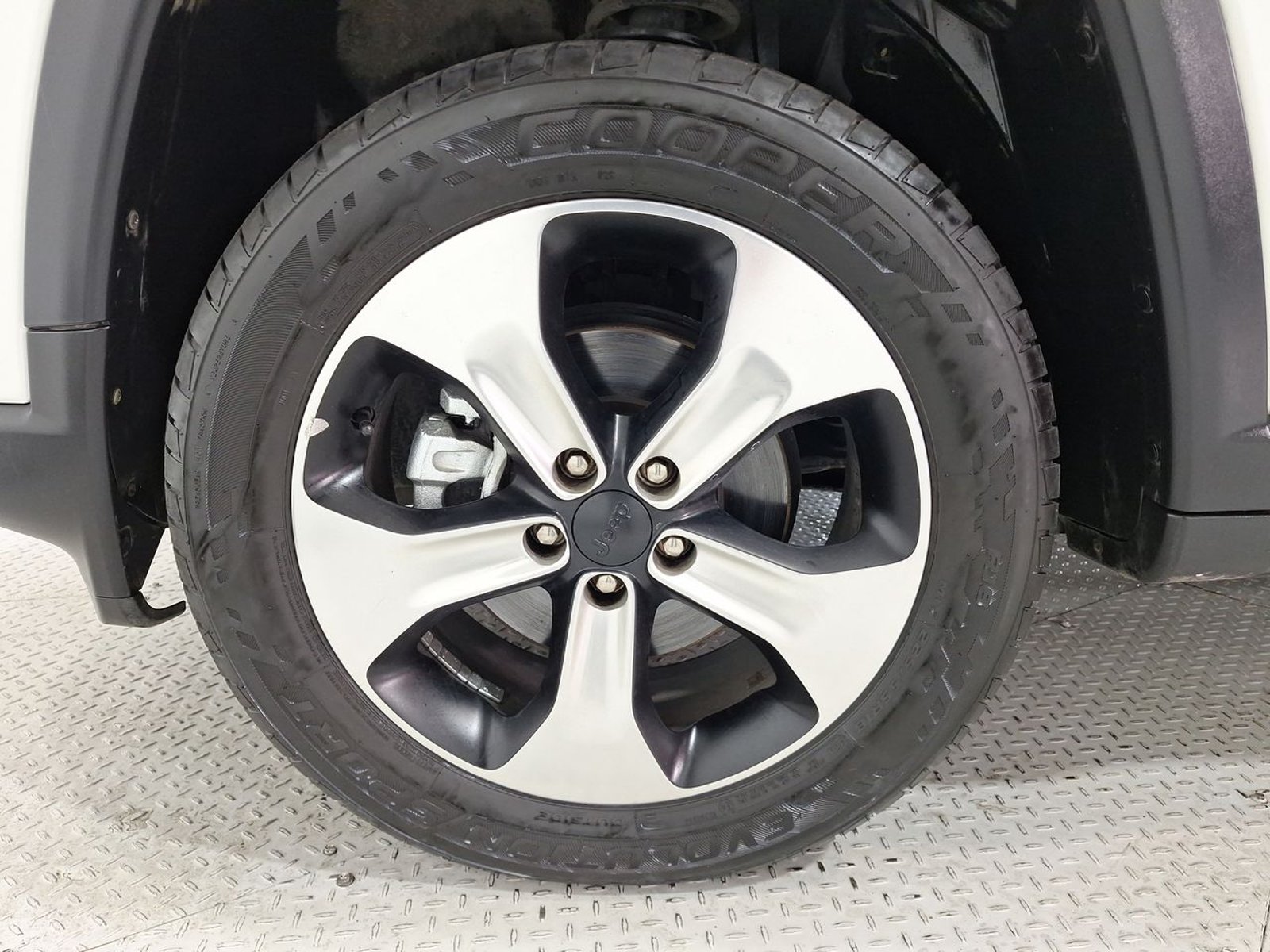 Jeep COMPASS LONGITUDE 4X4 2.4 AUT 2018 - Imagen 14 de 20