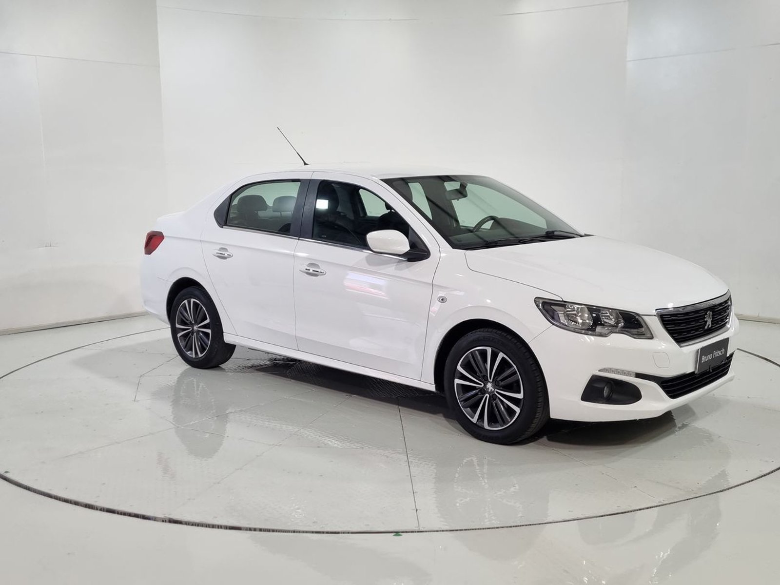 Peugeot 301 ALLURE HDI 1.6 92HP 2017 - Imagen 15 de 20