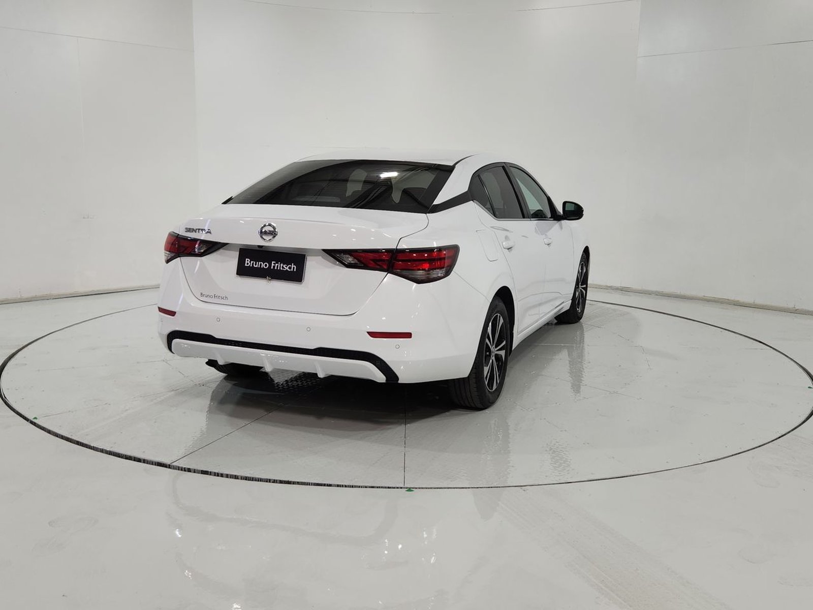 Nissan SENTRA SENSE MT 2024 - Imagen 10 de 20