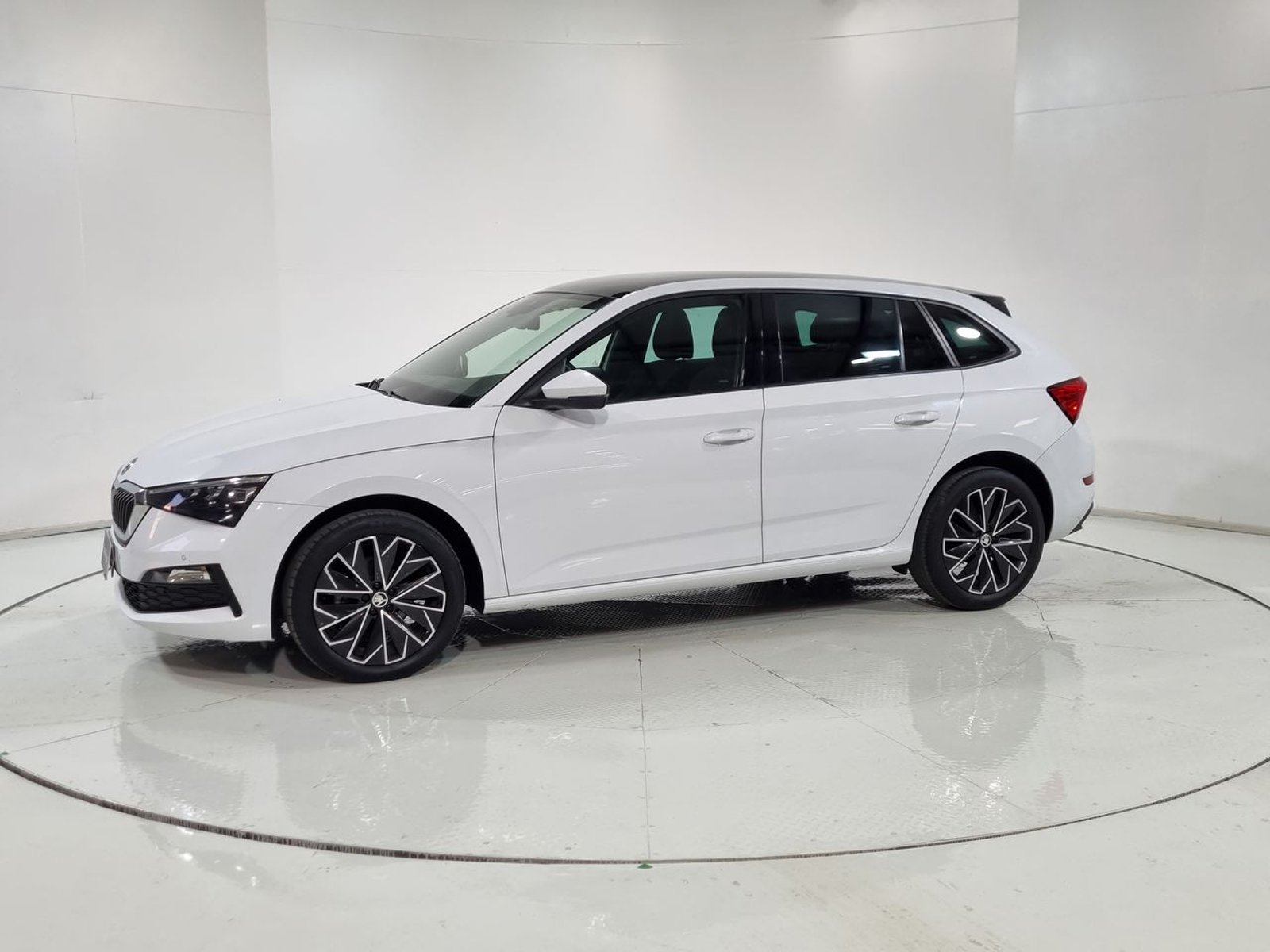 Skoda SCALA TSI HB 1.5 AUT 2023 - Imagen 4 de 20