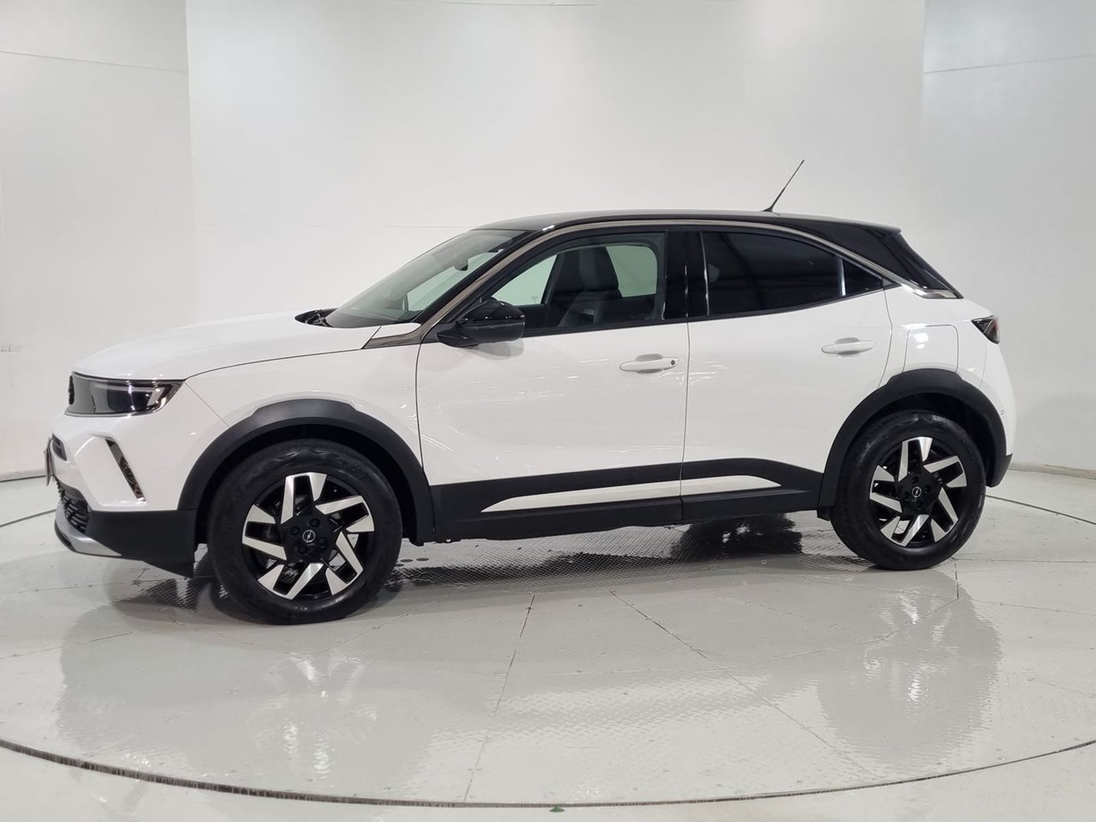 Opel MOKKA 1.2T AUT 2023 - Imagen 4 de 20