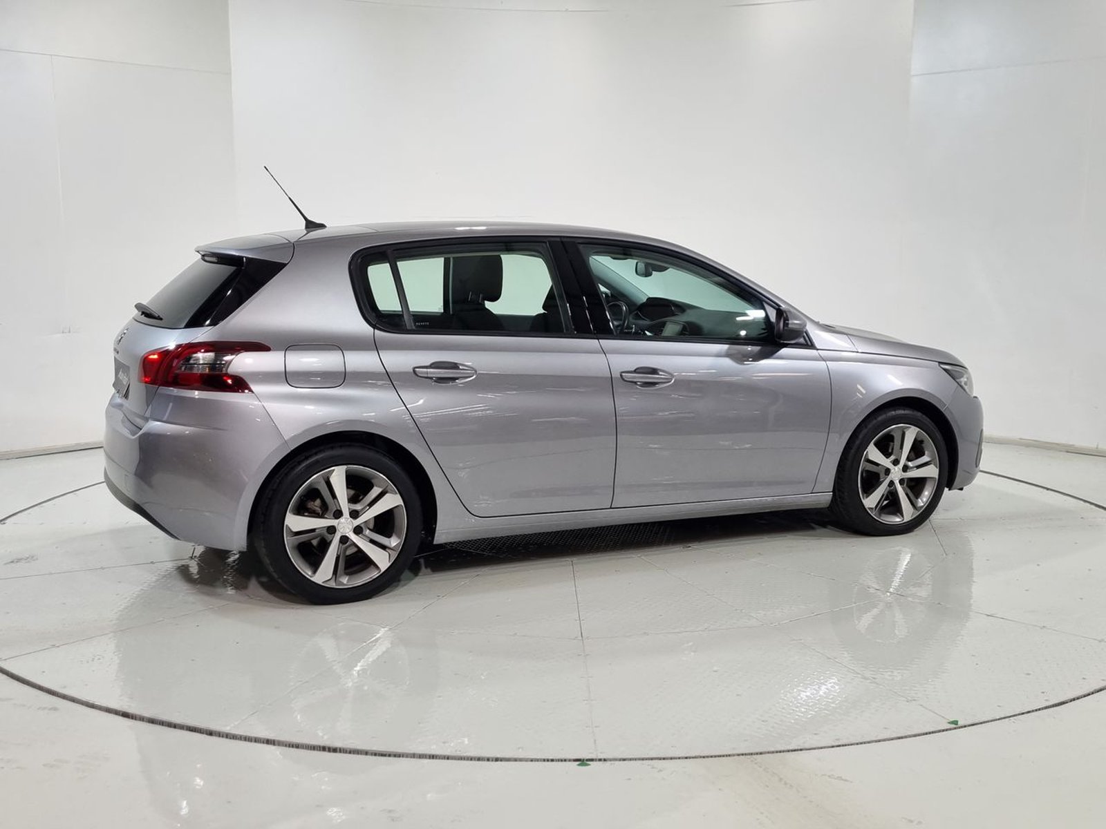 Peugeot 308 BLUEHDI 130 1.5 AUT 2021 - Imagen 12 de 20