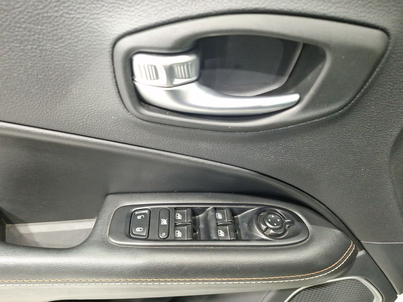 Jeep COMPASS SPORT 2.4 2019 - Imagen 16 de 20