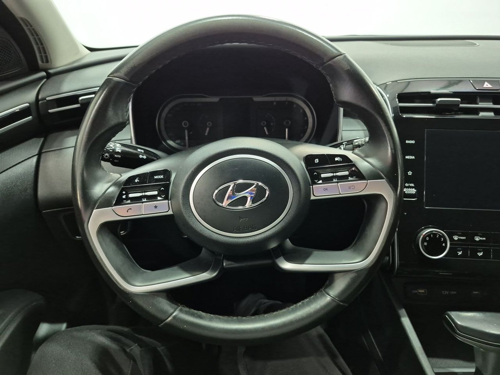 Hyundai TUCSON NX4 1.6 AUT 2022 - Imagen 19 de 20